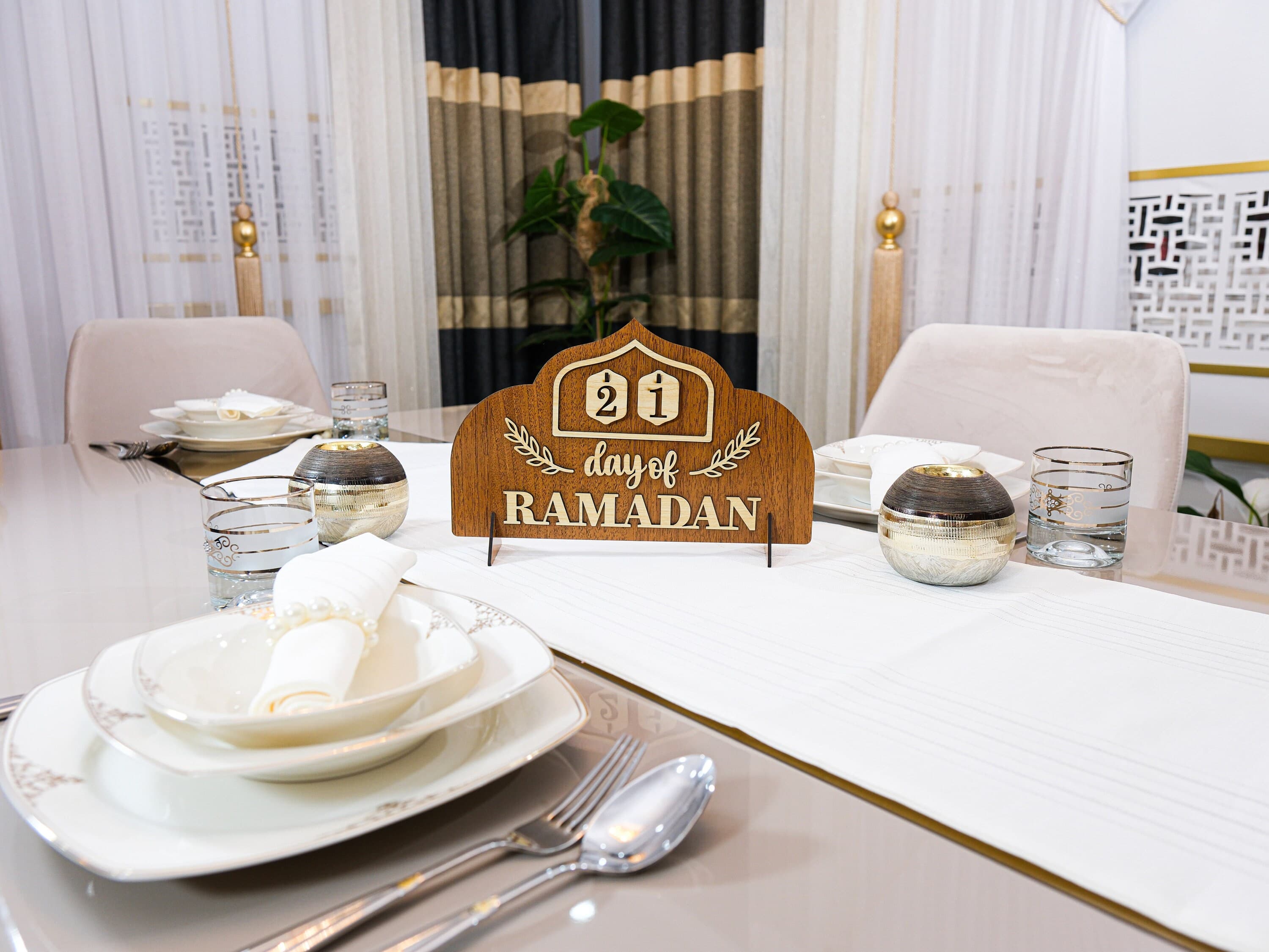 Ramadan Countdown Calendar: Eid Mubarak Table Decor - image 3