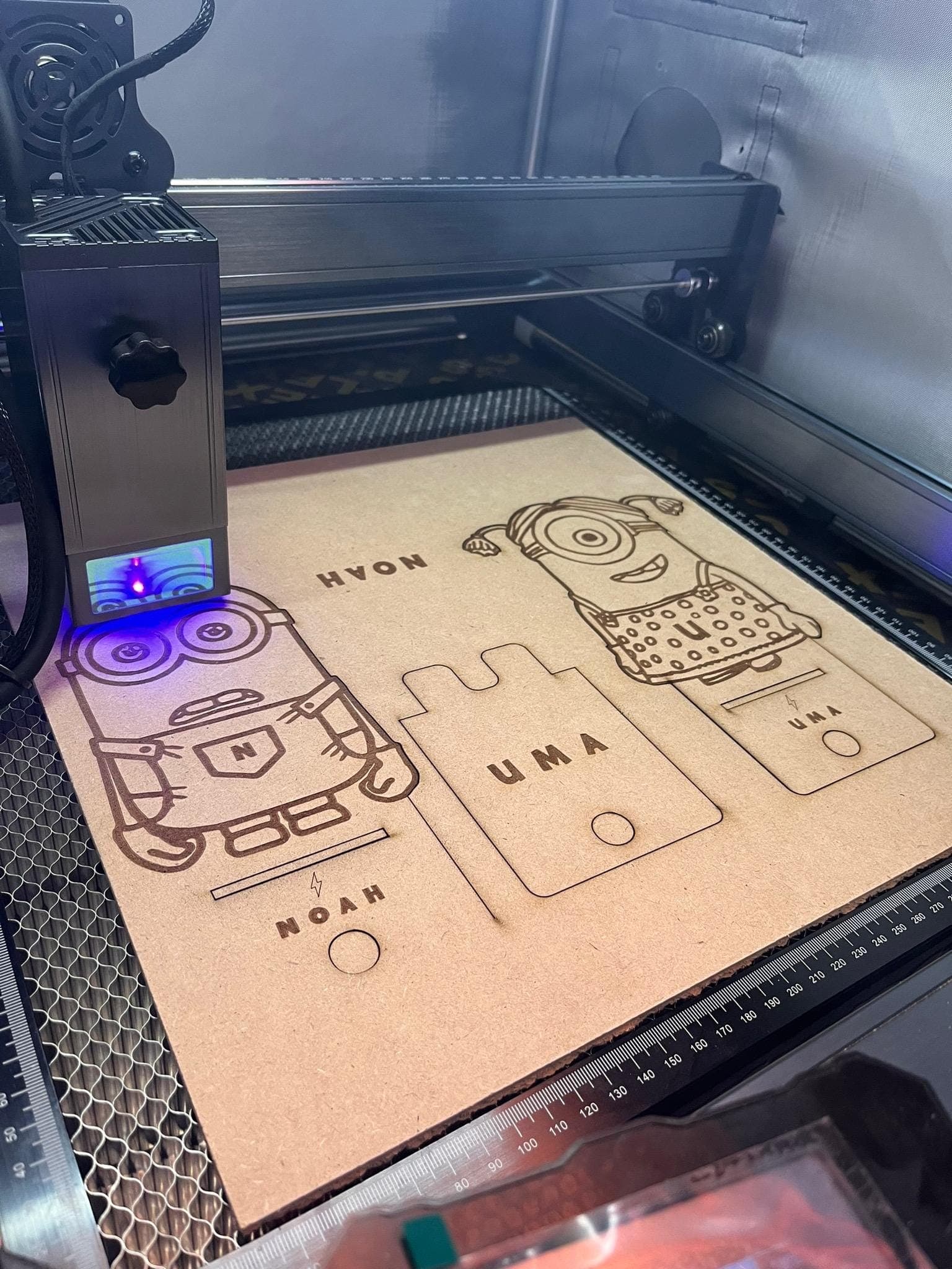 Minions Phone Holder SVG: Laser Cut Desk Decor (Digital Download) - image 5