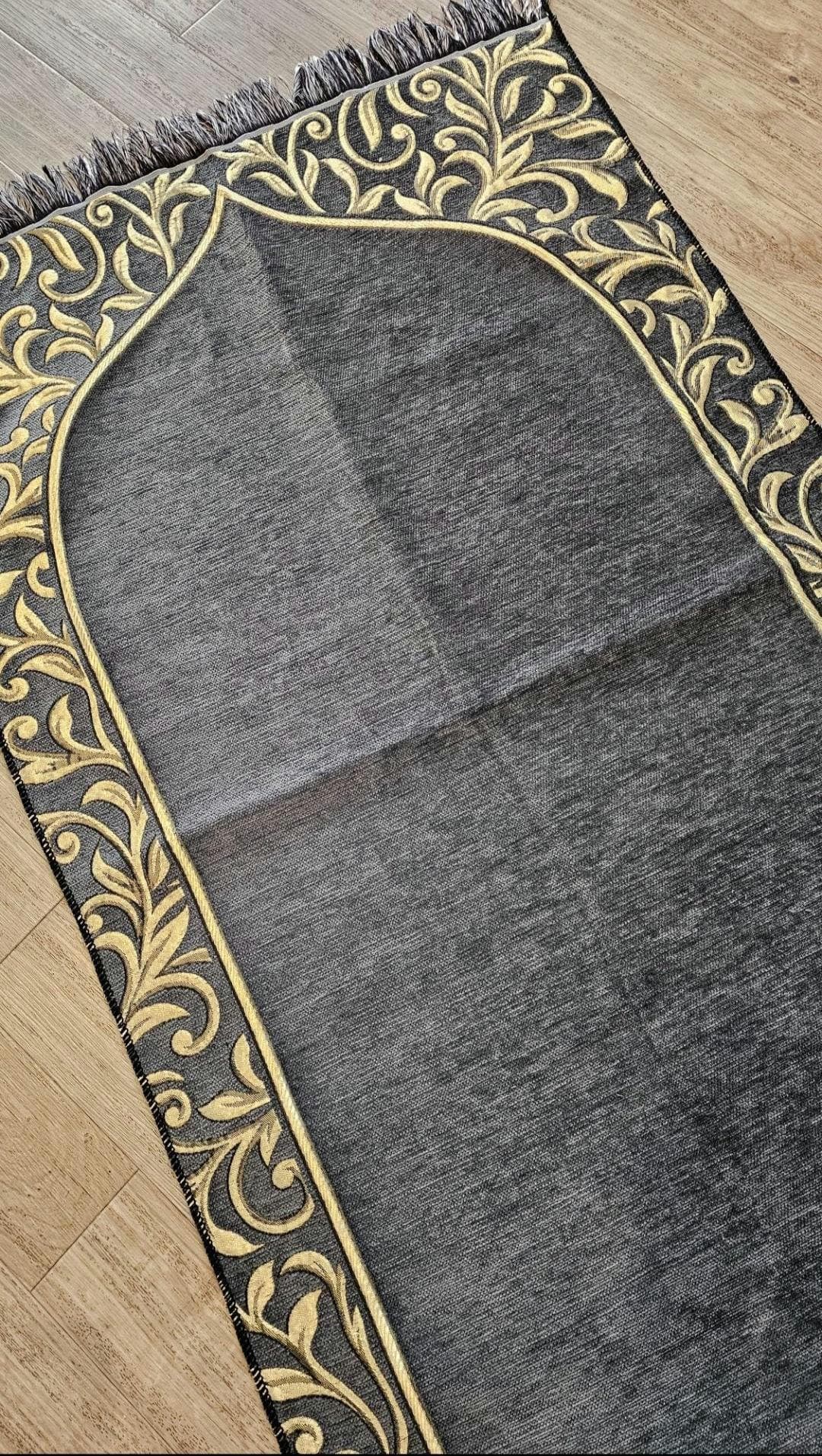 Personalized Dark Grey Prayer Mat: Luxury Embroidered Islamic Gift