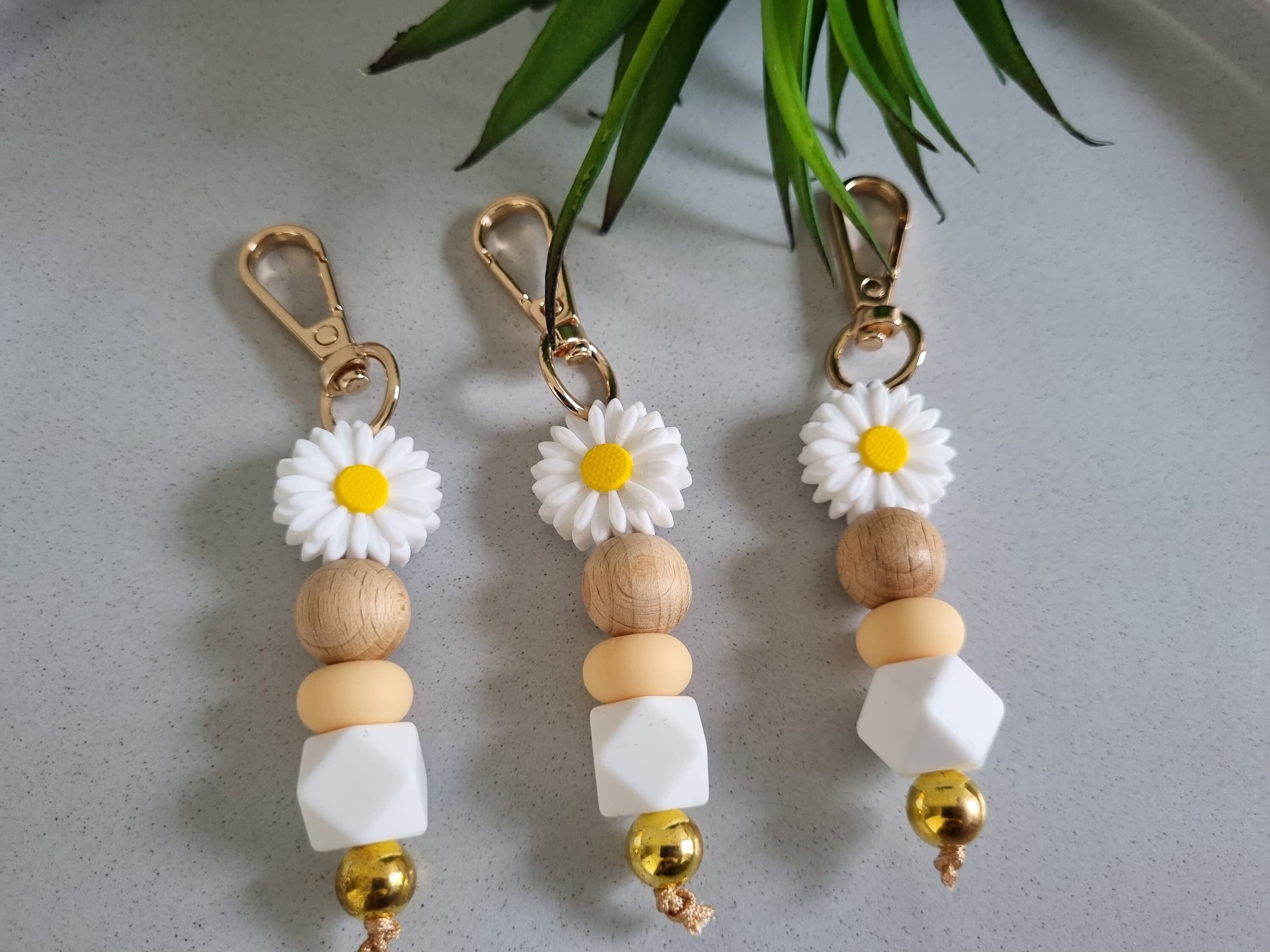 Daisy Beaded Keychain: Silicone Bead Keyring, Handbag Charm