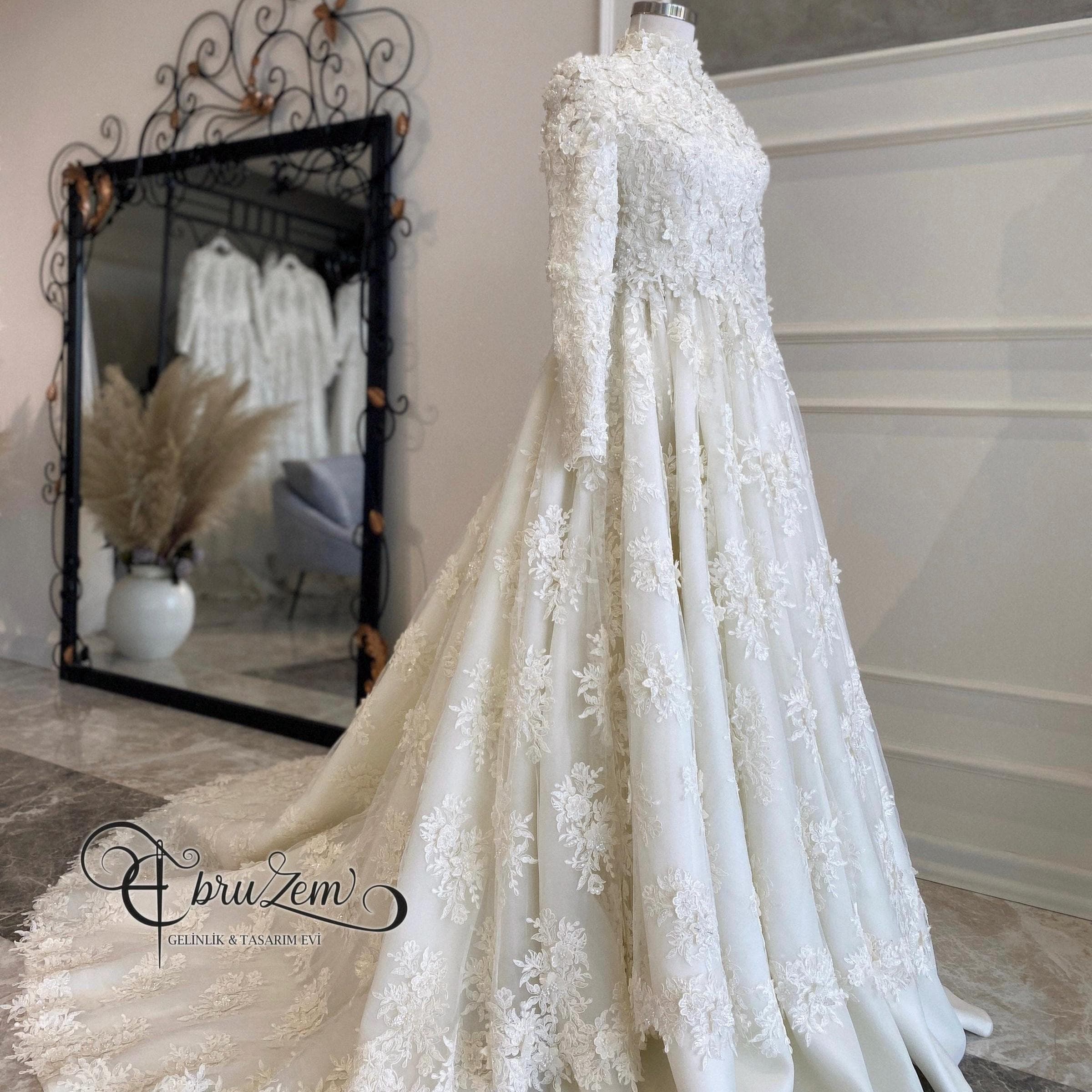Lace Hijab Wedding Dress: Silk Tulle Muslim Bridal Gown - image 4