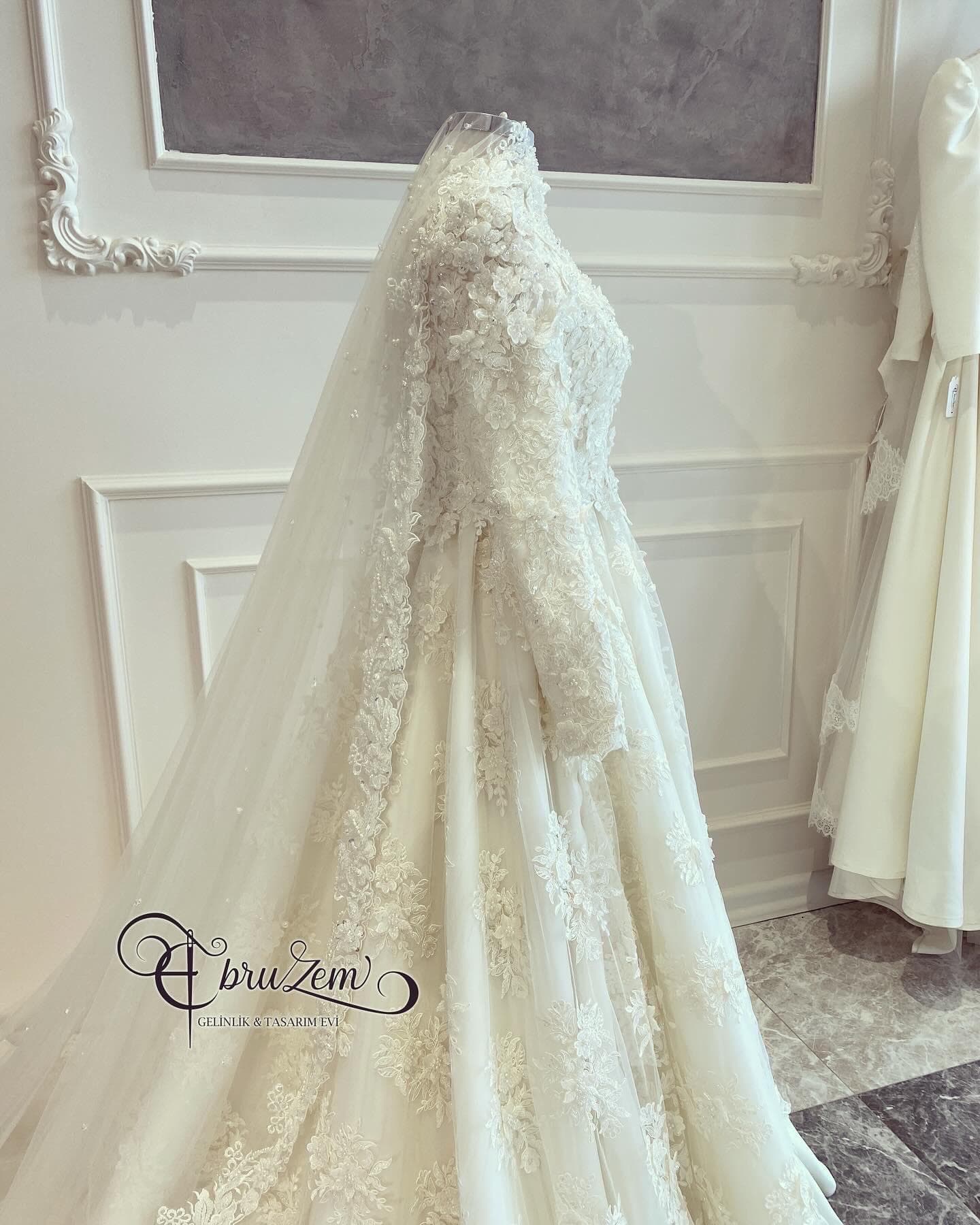 Lace Hijab Wedding Dress: Silk Tulle Muslim Bridal Gown - image 5