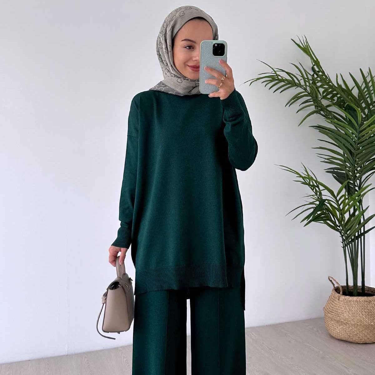 Women’s Sparkling Mercerized Outfit – Luxurious Emerald Green Two-Piece Set, Soft Knitwear with Oversized Fit and Wide-Leg Design,(KH-1241)