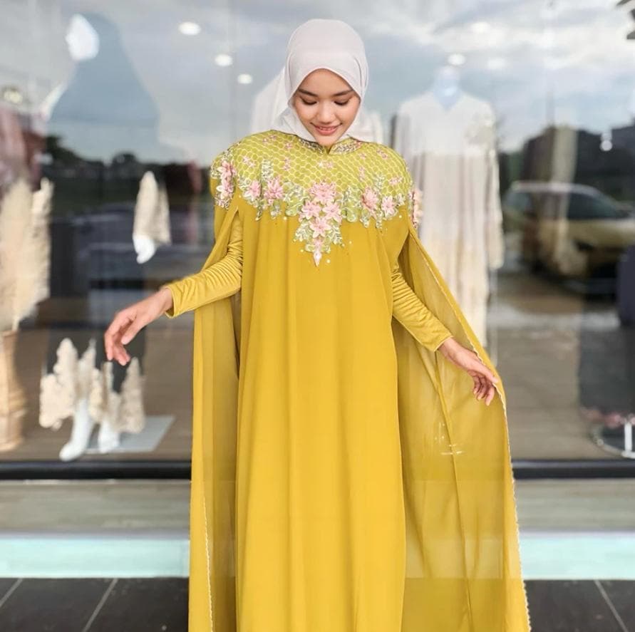 Elegant White Kaftan Dress with Cape, Floral Embroidered Abaya for Women, Modest Islamic Wedding Gown, Formal Eid Outfit, Nikah Attire - image 5