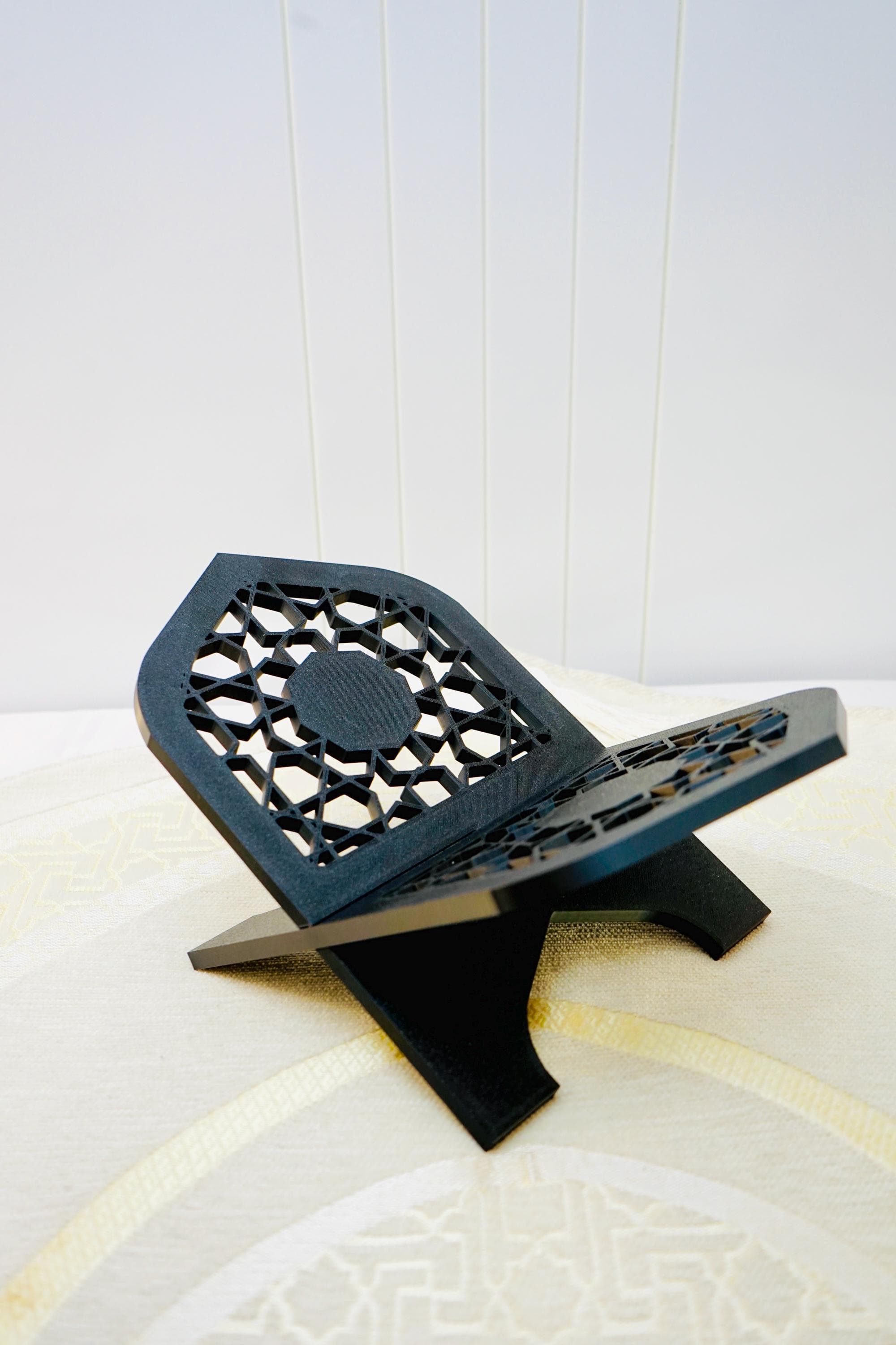Quran Stand – Personalised Islamic Rehal – 3D Printed Muslim Gift – Ramadan & Eid Home Decor | Geo Pointed Arch Design