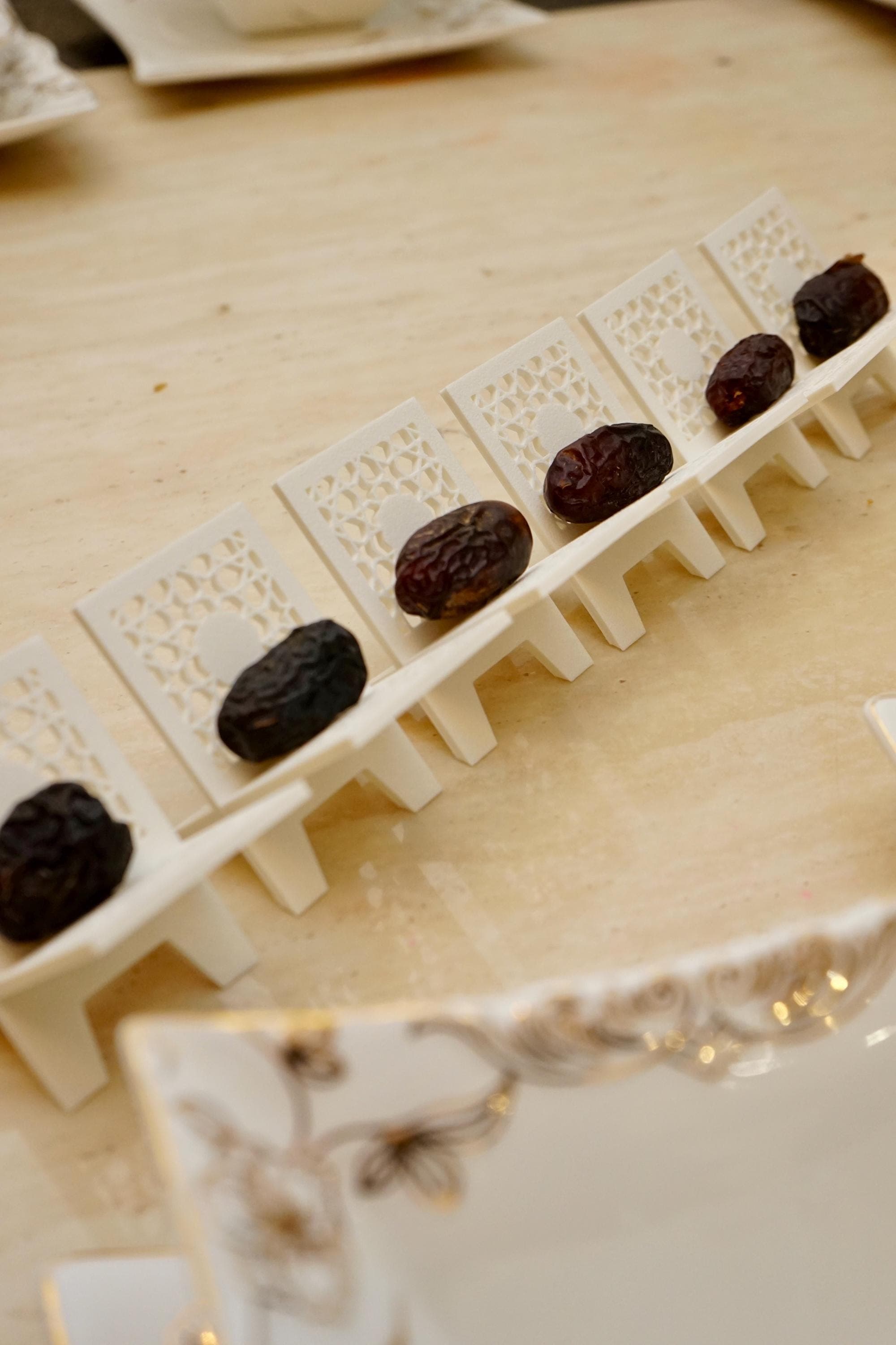 Ramadan Date Stand – 3D-Printed Islamic Table Décor – Elegant Eid, Wedding & Celebration Centerpiece – Customizable Design