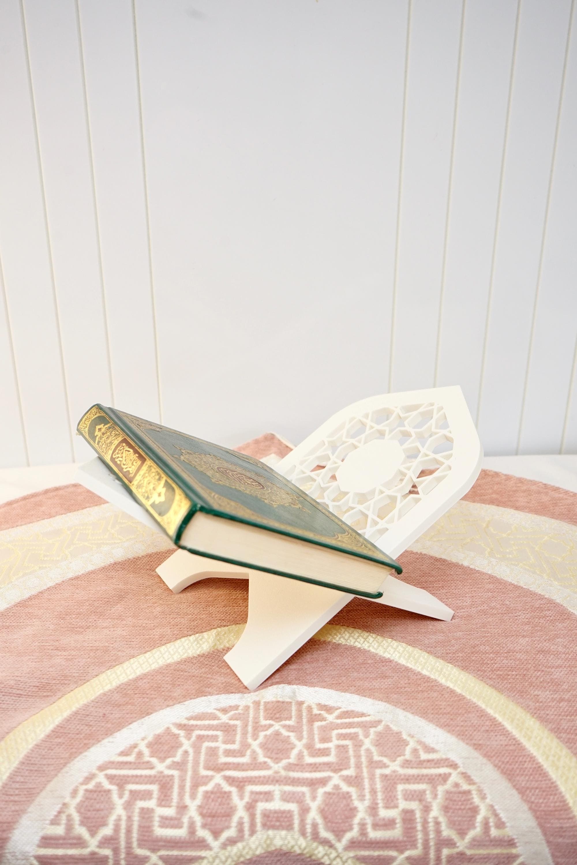 Quran Stand – Personalised Islamic Rehal – 3D Printed Muslim Gift – Ramadan & Eid Home Decor | Geo Pointed Arch Design