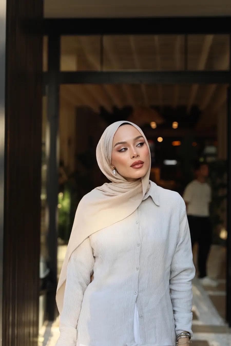 Soft Cotton Hijab: Lightweight Breathable Everyday Wear - image 3
