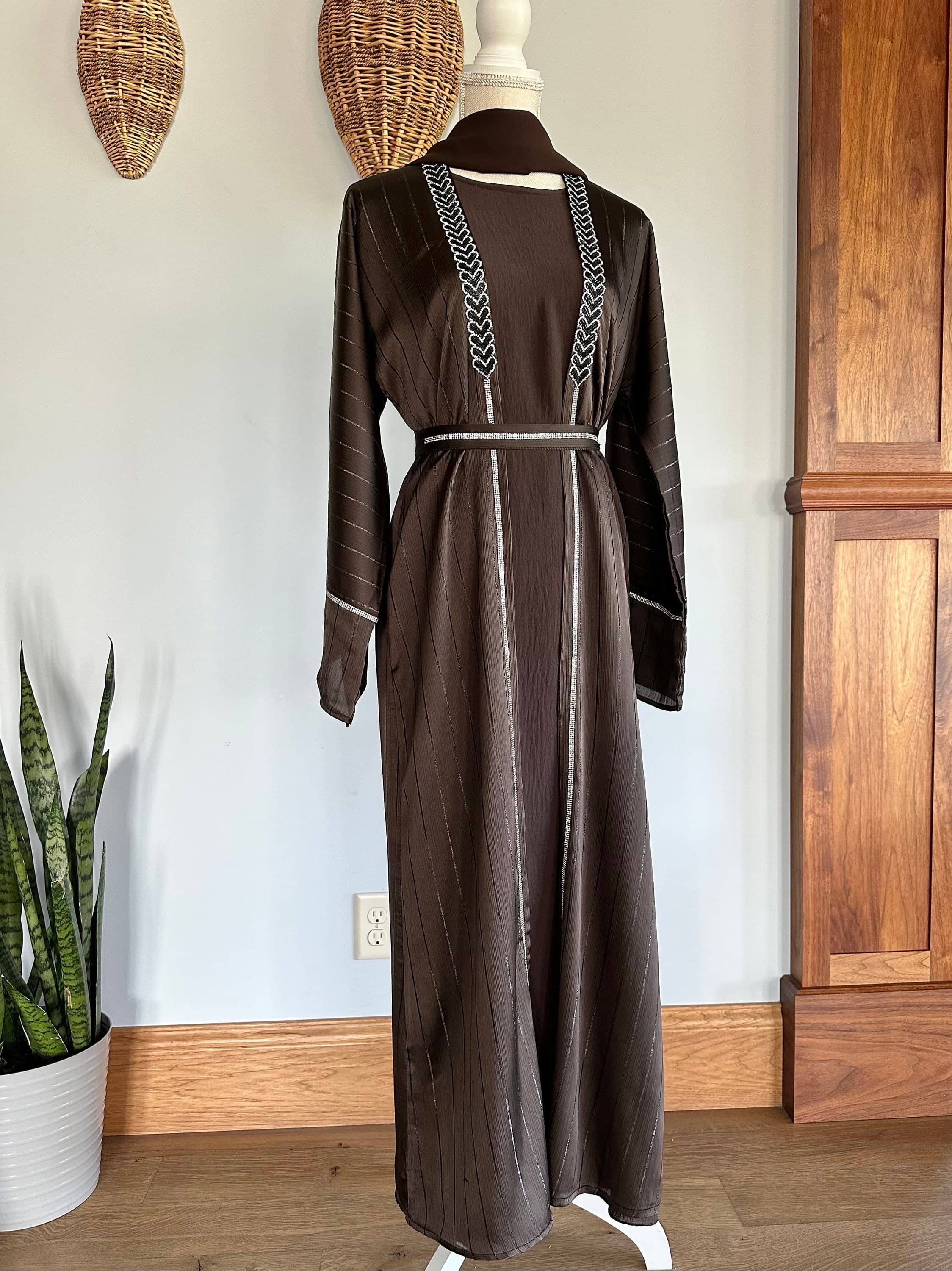 Dark Brown Embellished Abaya: Modest Dubai Style, 4-Piece Set