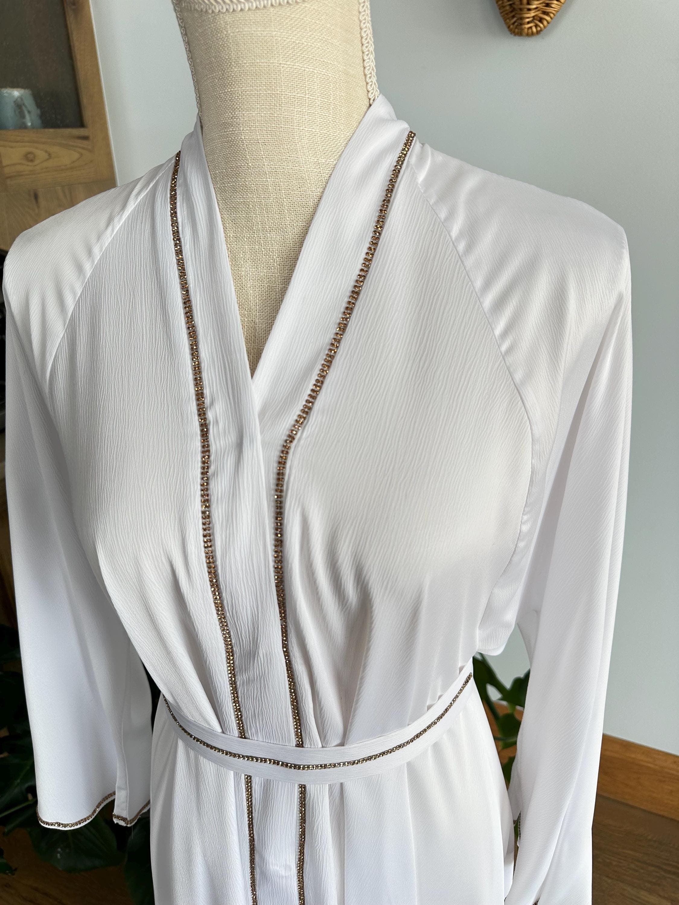White Abaya with Gold Detail: Dubai Style Dress & Headscarf - image 4