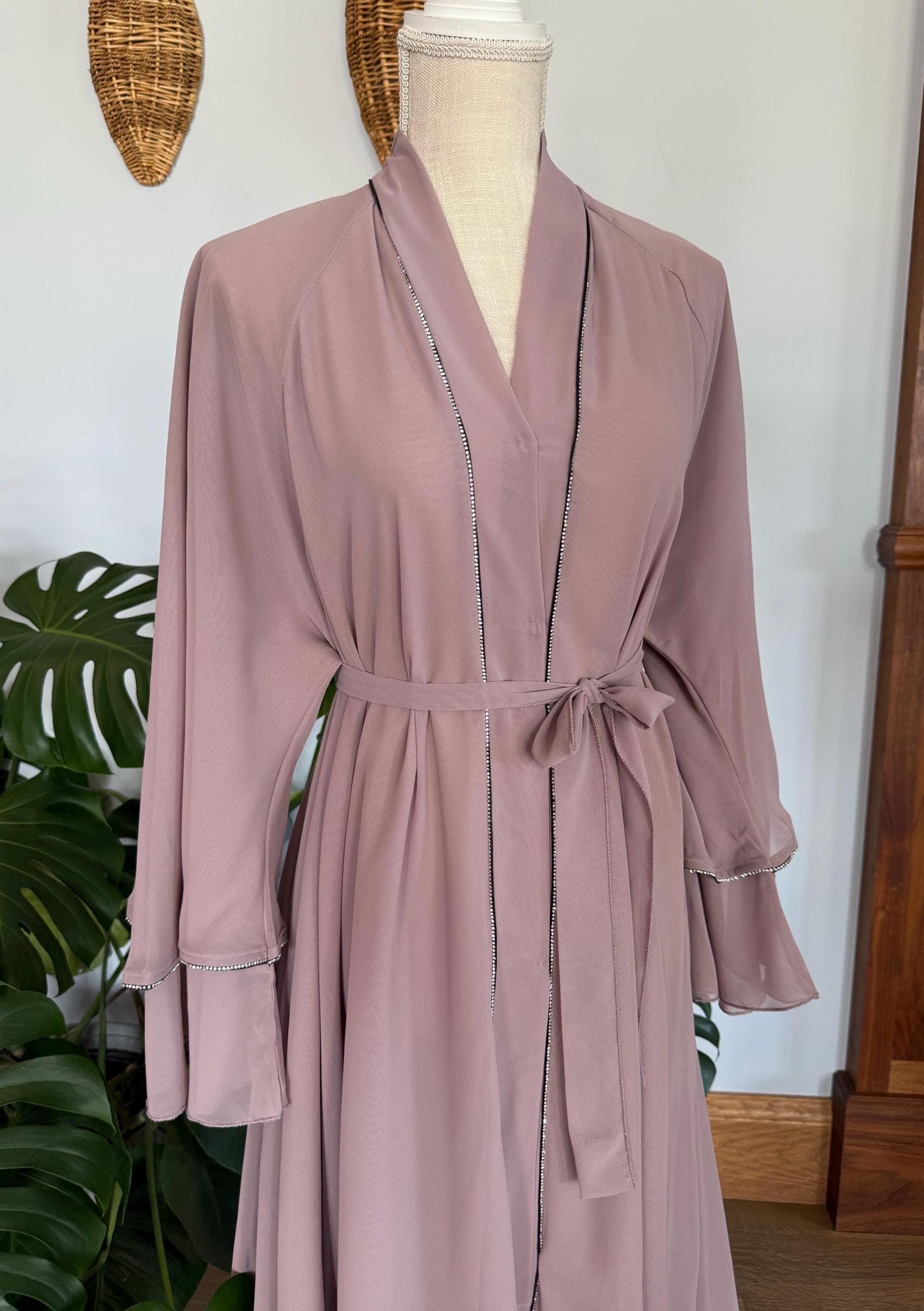 Dusty Pink Abaya: Layered Dubai Style, Matching Belt, Headscarf - image 4