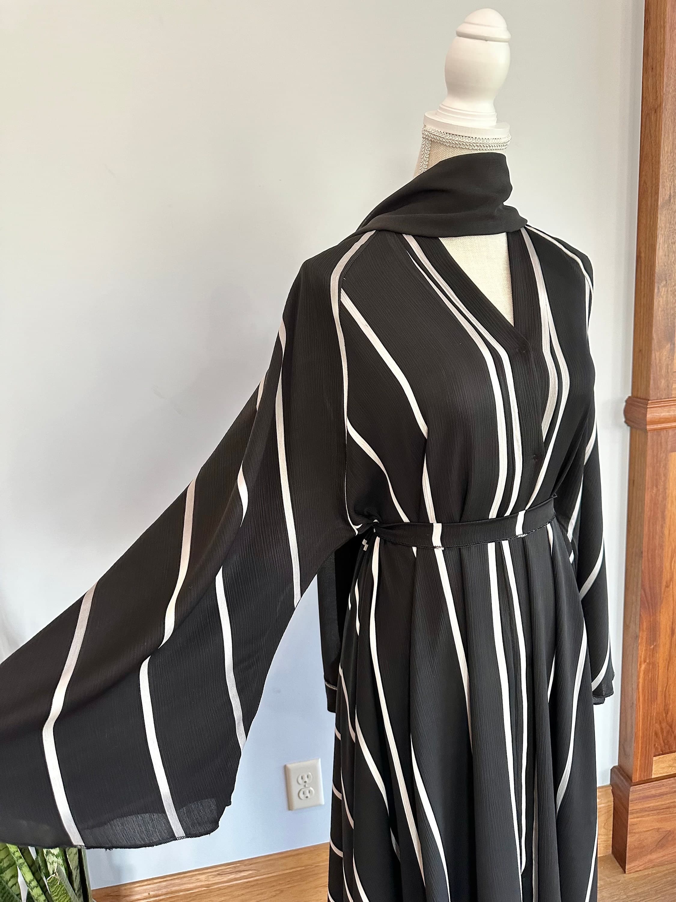 Black Striped Abaya with Belt & Headscarf: Modest Dubai Style - image 4