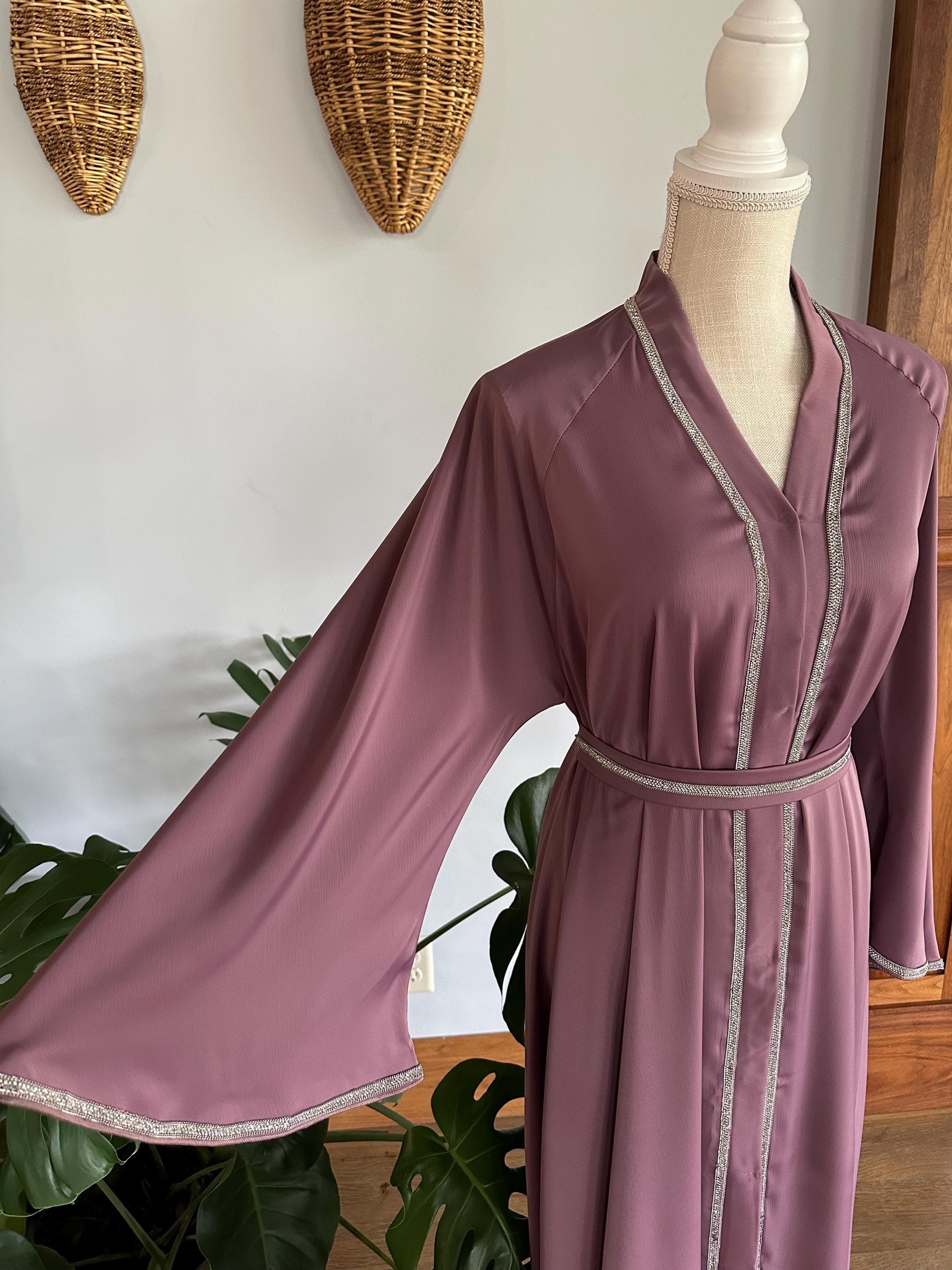 Pink Abaya with Silver Detail: Modest Dubai Style, Matching Headscarf & Belt - image 4