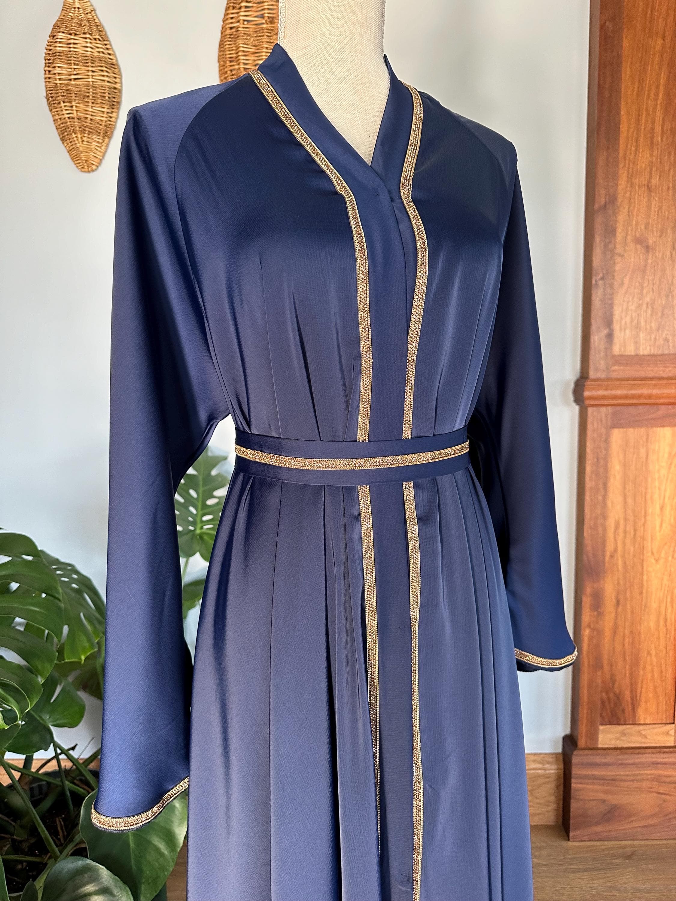 Navy Blue Dubai Abaya with Gold Detail: Modest Women's Dress