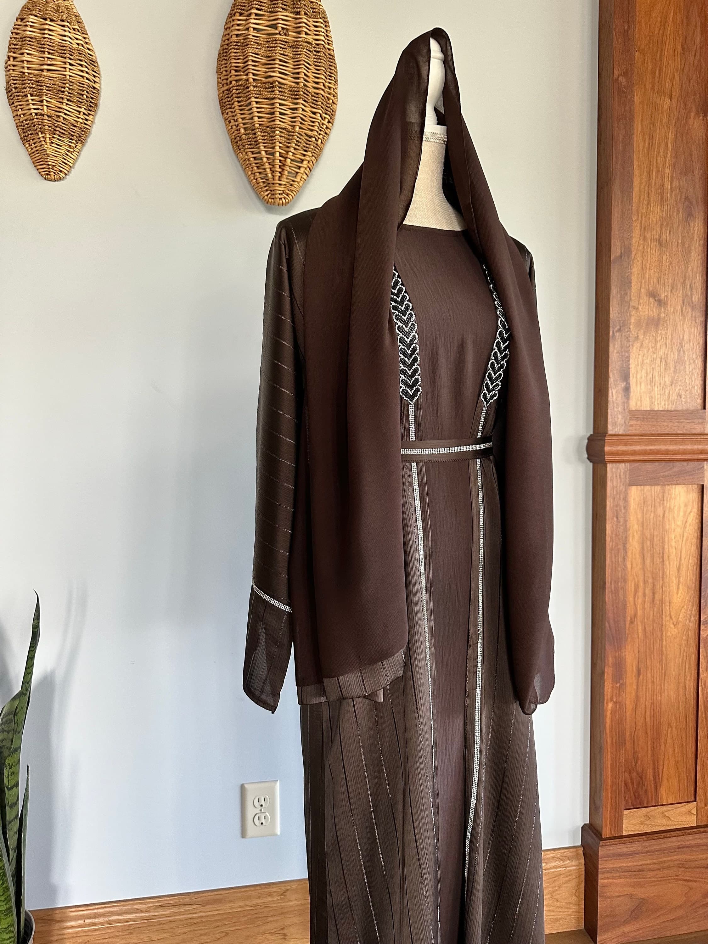 Dark Brown Embellished Abaya: Modest Dubai Style, 4-Piece Set - image 5