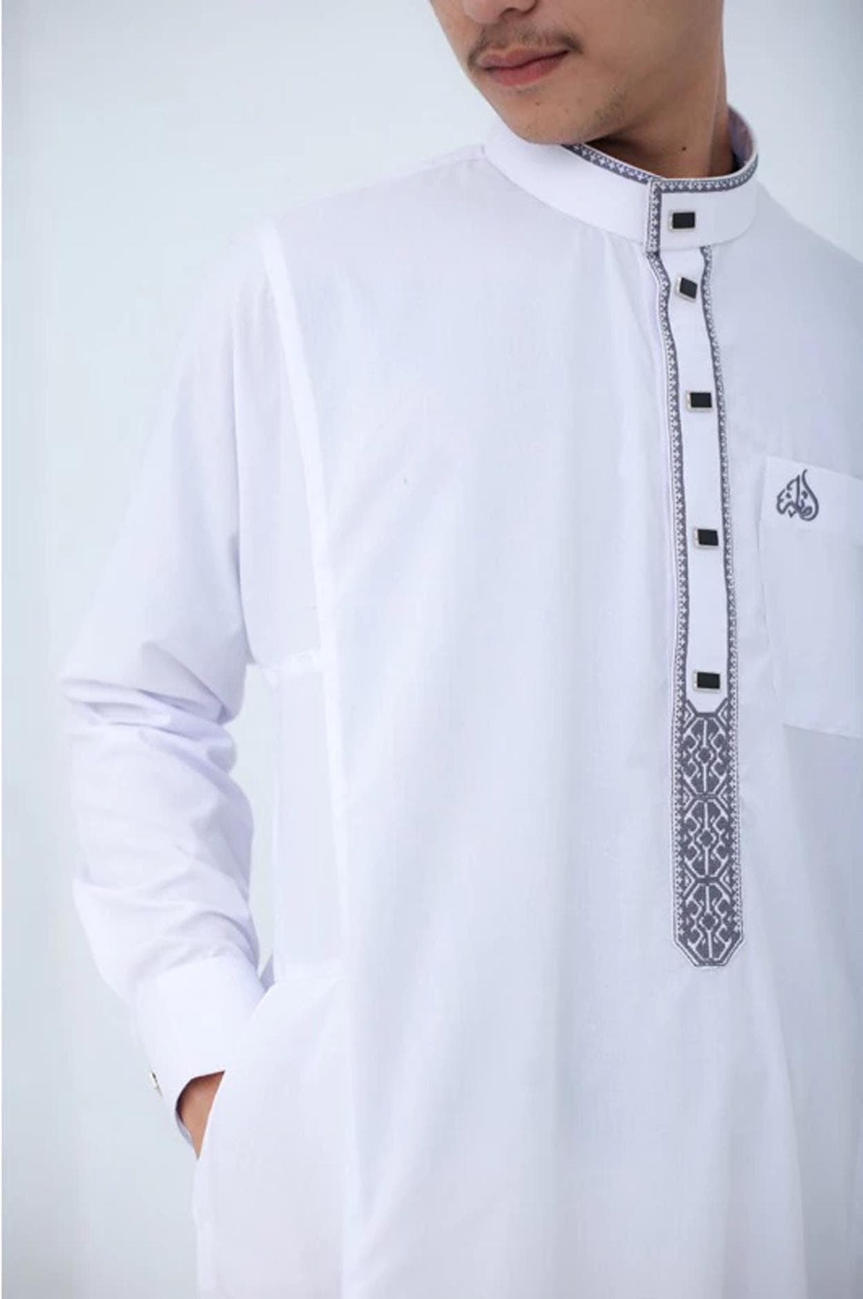 Men's Sultan Raza Jubba Thobe - Elegant Embroidered Islamic Robe - image 5