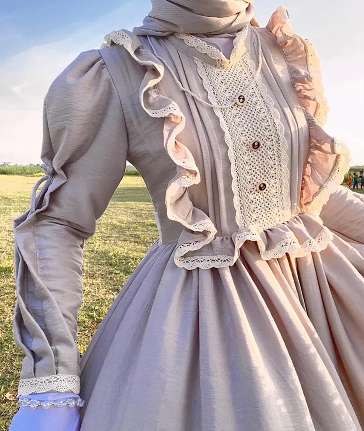 Eleanor Vintage Maxi Dress: Princesscore Polo Linen with Lace - image 4