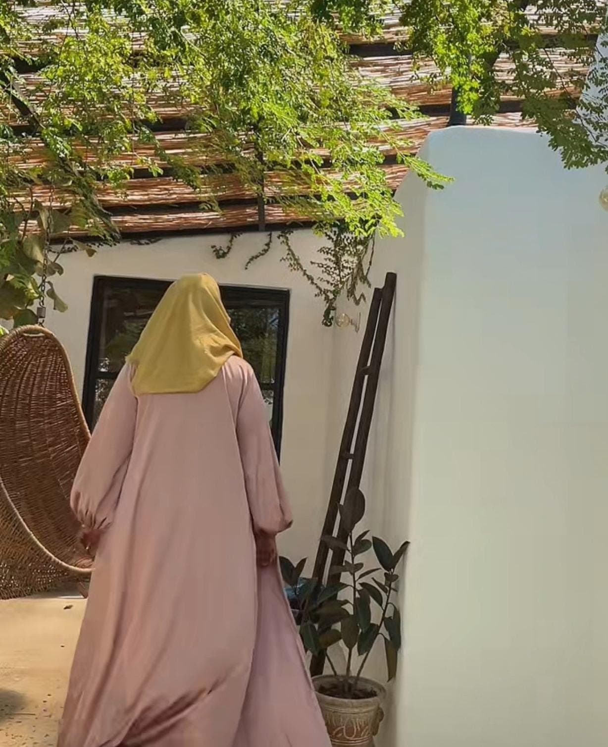 Luella Pink Abaya - image 5