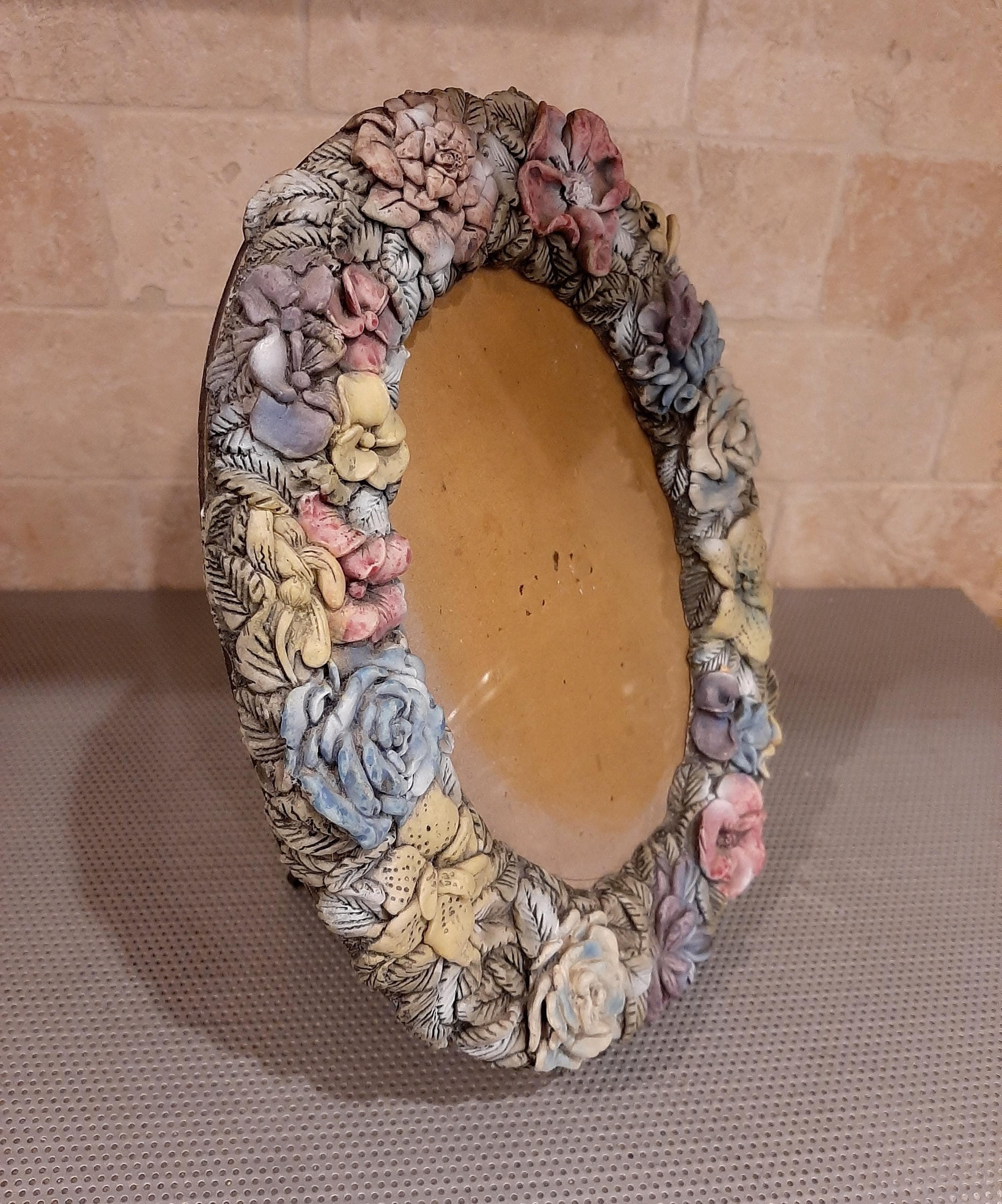 Photo Frame - 5x7 Oval Vintage Ornate Floral Resin Easel Tabletop Vertical Display Taiwan - image 3