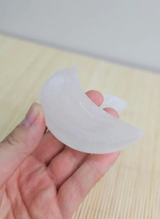 Handmade Selenite Moon Bowl: Moroccan Crystal Storage (6cm) - image 3