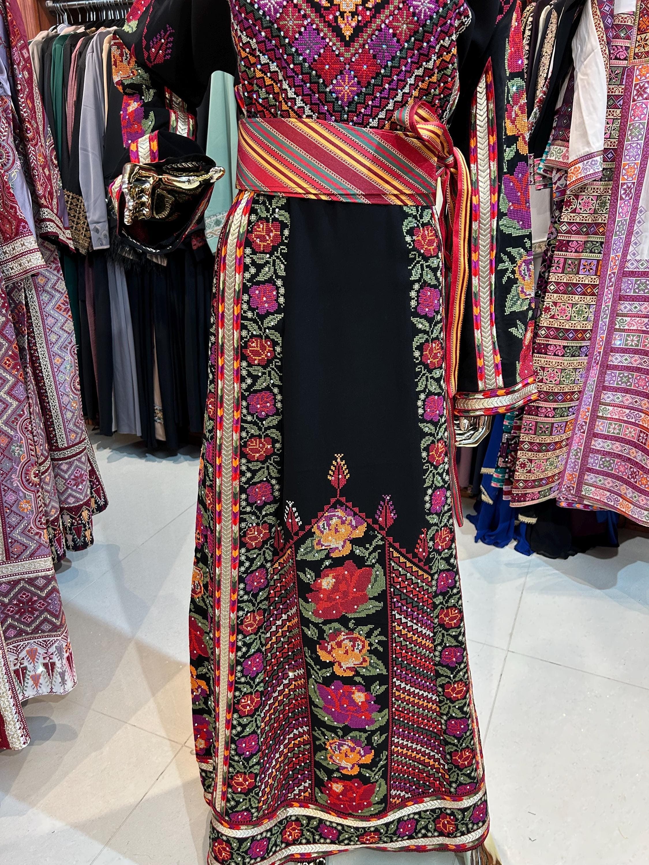 Elegant Black Rose Embroidered Thobe | Traditional Dress - image 3
