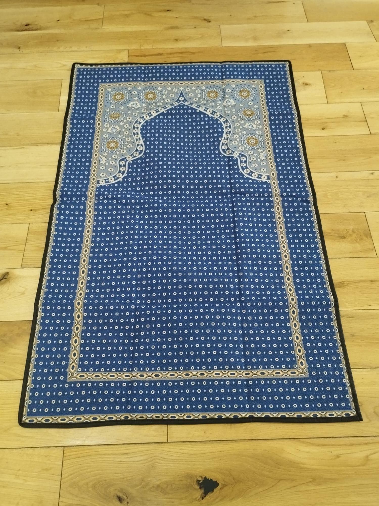 A portable large Prayer Mat can be folded to be a shoulder bag with side pocket - image 4