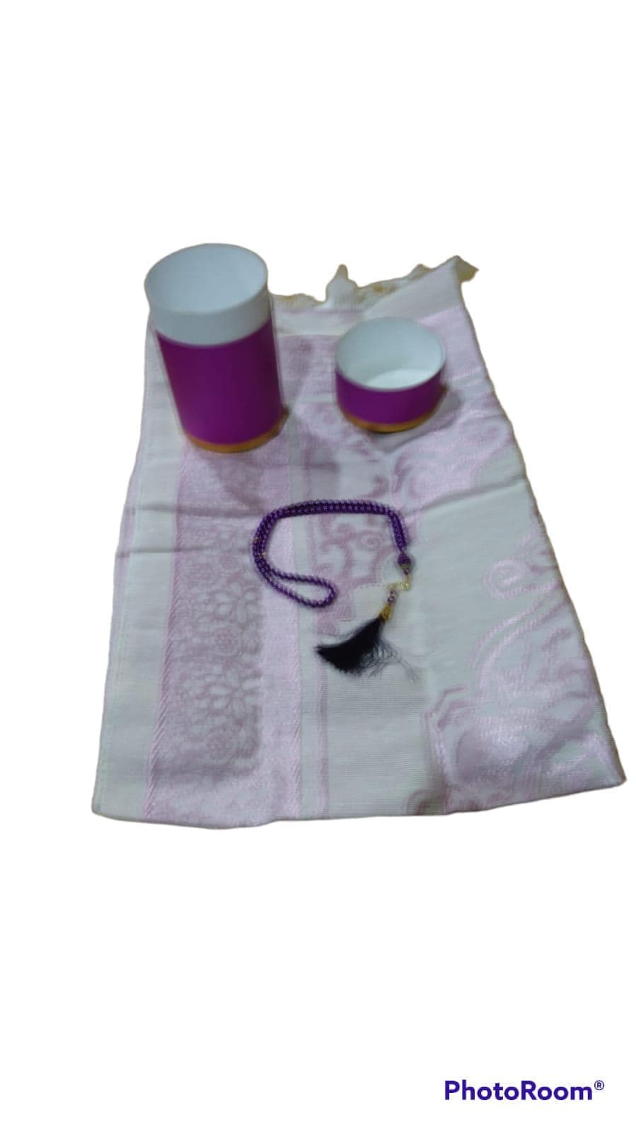 Ideal Gift cylinder Box Kaba Prayer Mat rugs Janamaz & Tasbeeh nice colours - image 3
