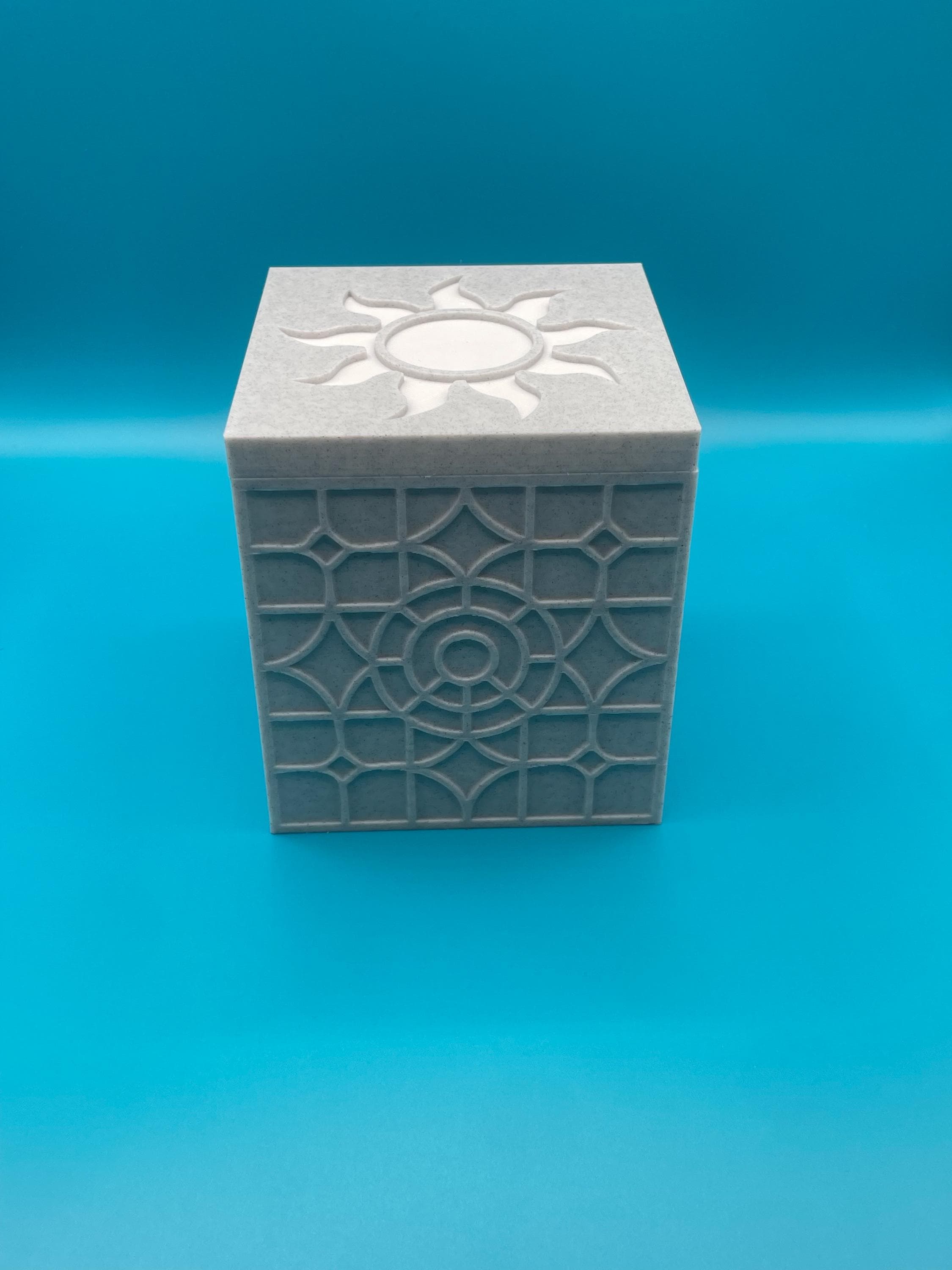 MTG EDH Inspired White Mana Deck Box | 3D Printed Magnetic Lid | Collectible Card Storage | Gamer Gift - image 5