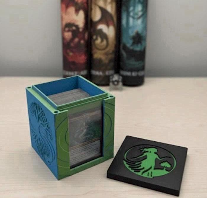 MTG EDH Deck Box | Simic Landfall Theme Deck Box Commander Showcase Display Slot with Toploader |Magnetic Top Fantasy Gaming Cards Organizer