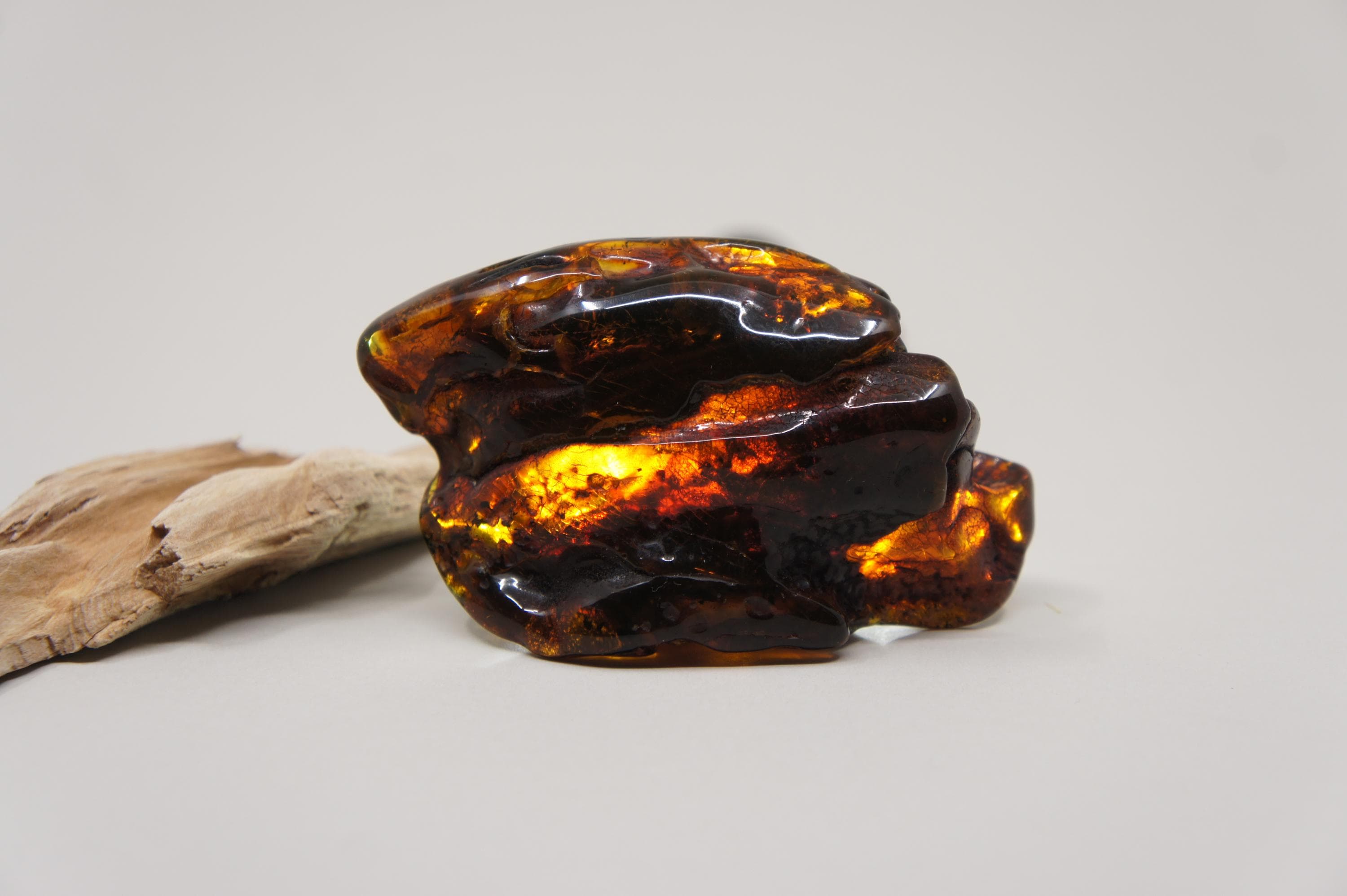 Natural Baltic Amber Stone: Large Black Inclusion Gemstone (75g / 2.64oz) #2499