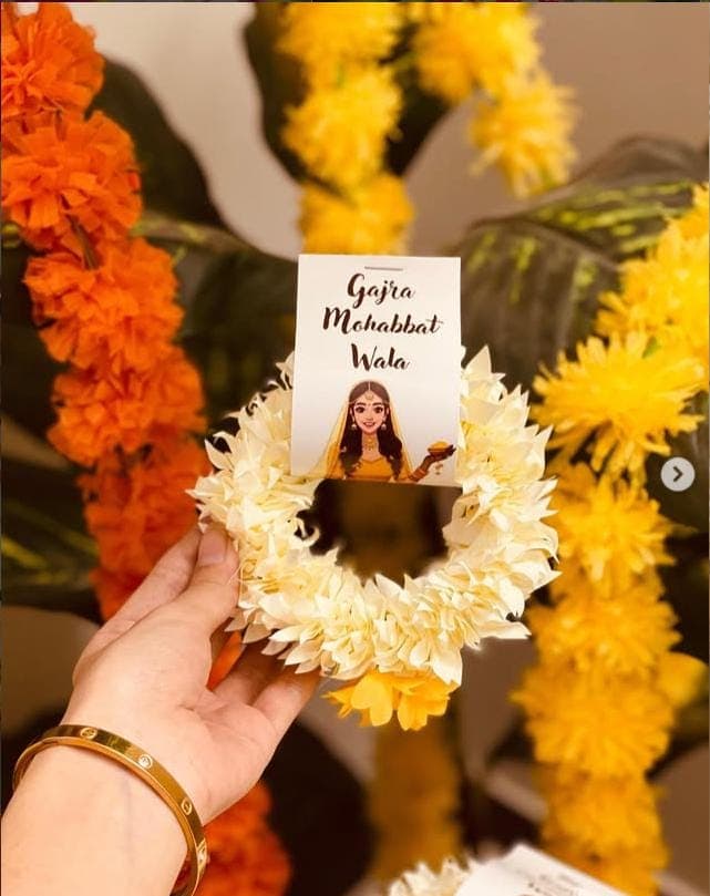 Handcrafted Flower Garland/Gajra For Mehndi Favors With Card - image 3