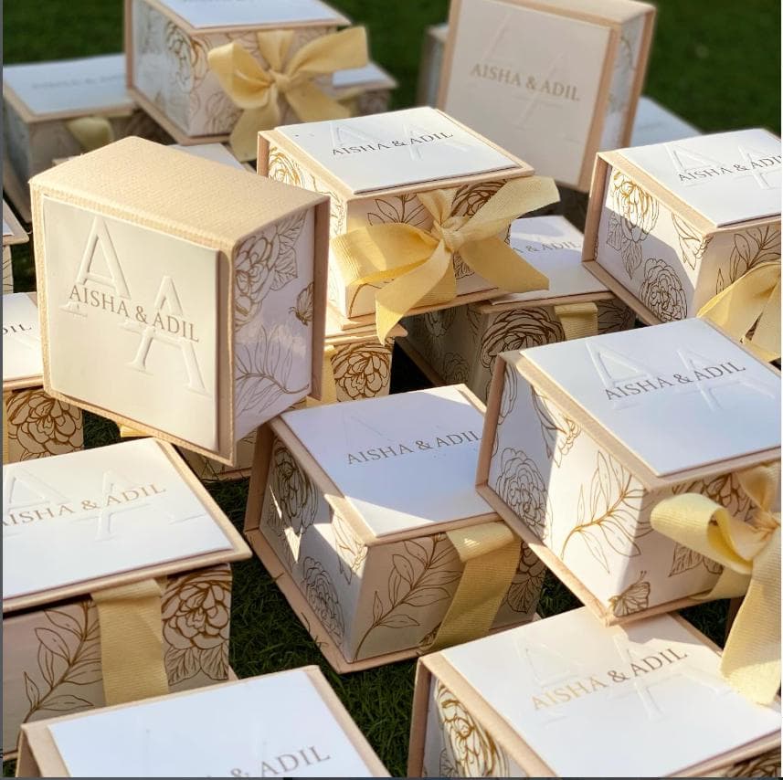 Magnetic flat boxes/ Wedding Favor, Baby announcement, Birthday Return Gift