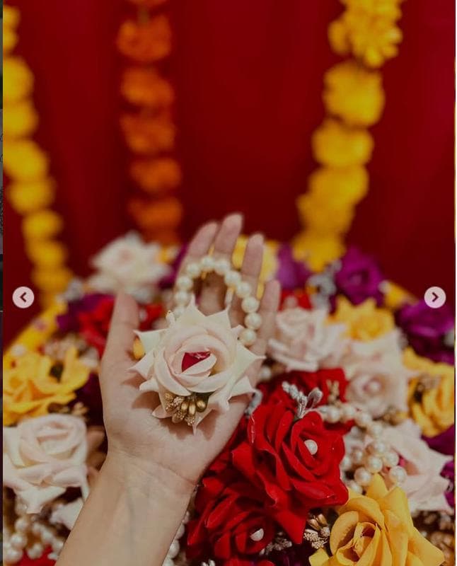 Handmade Gul Gajra With Pearl/ Floral Bracelet - image 4