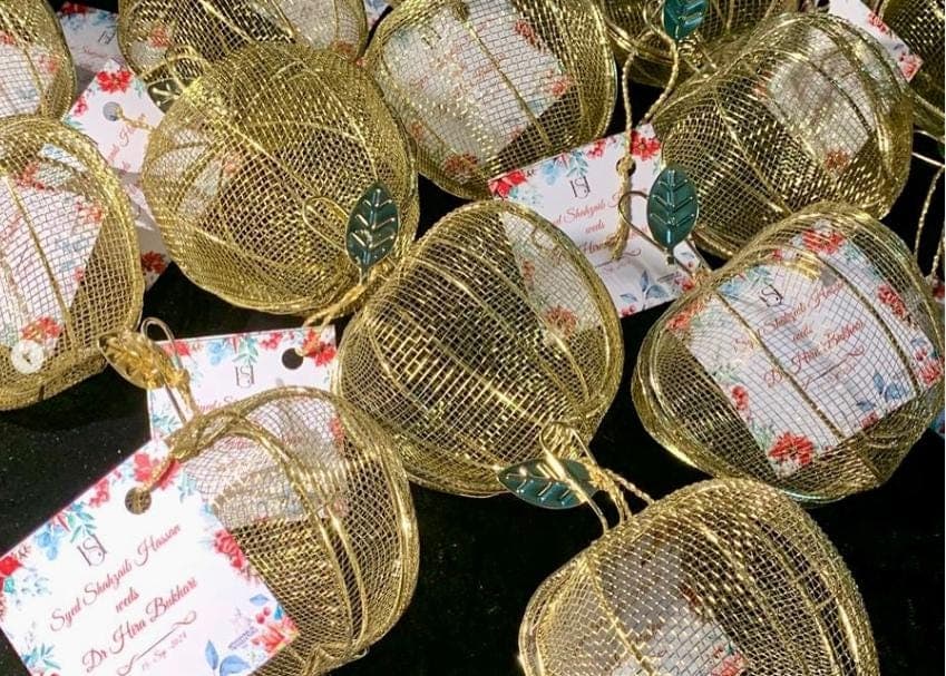 Apple Cage Style Wedding Favors with Customized Tag - image 4