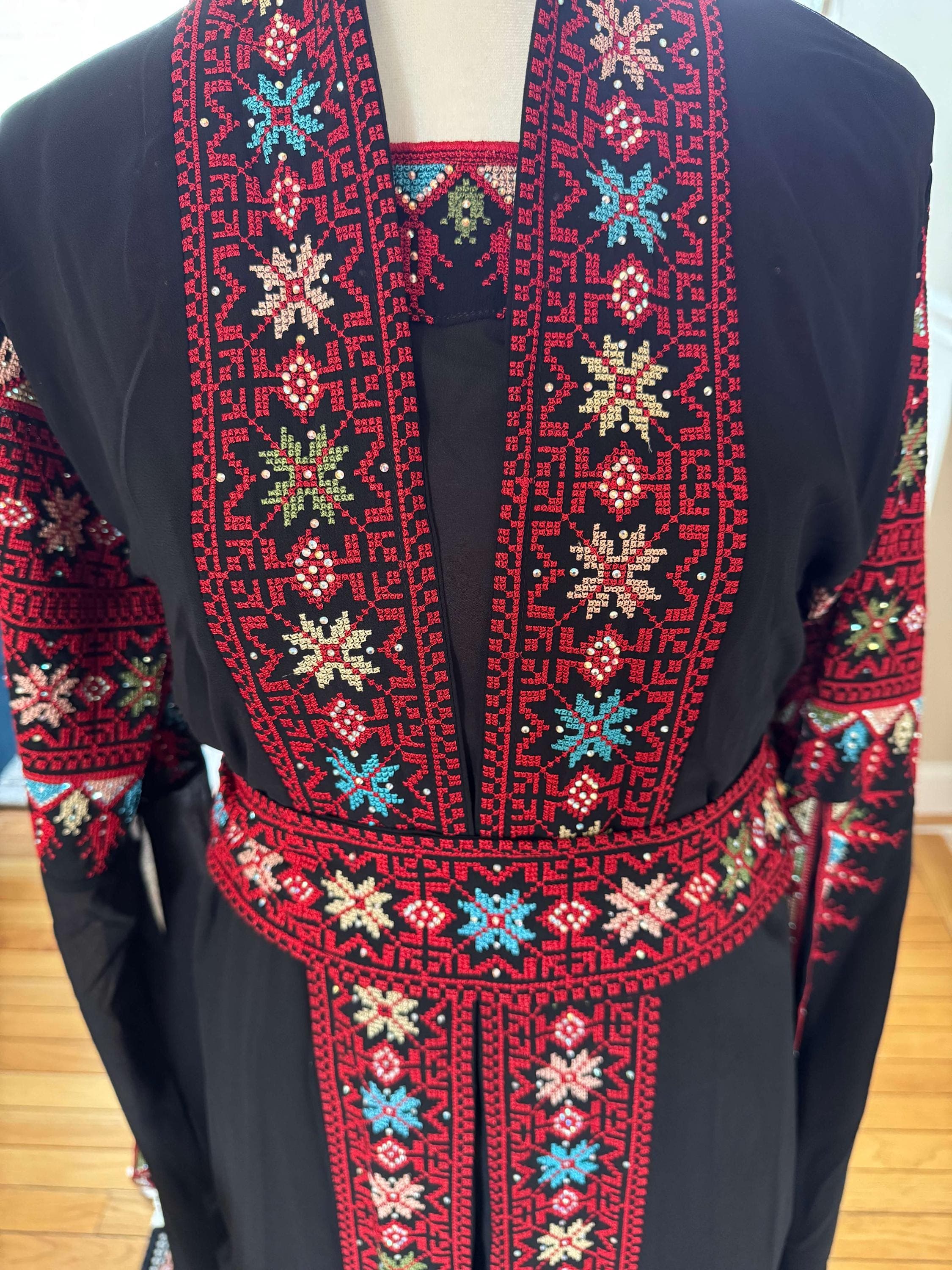 Luxury 2-Piece Embroidered Abaya Set – Chiffon Overlay with Inner Dress & Belt