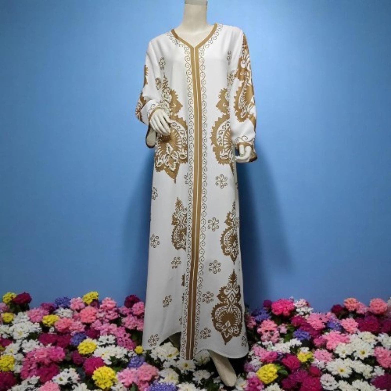 Printed Beaded Kaftan Abaya: Moroccan Saudi Style V-Neck Home Wear - image 4