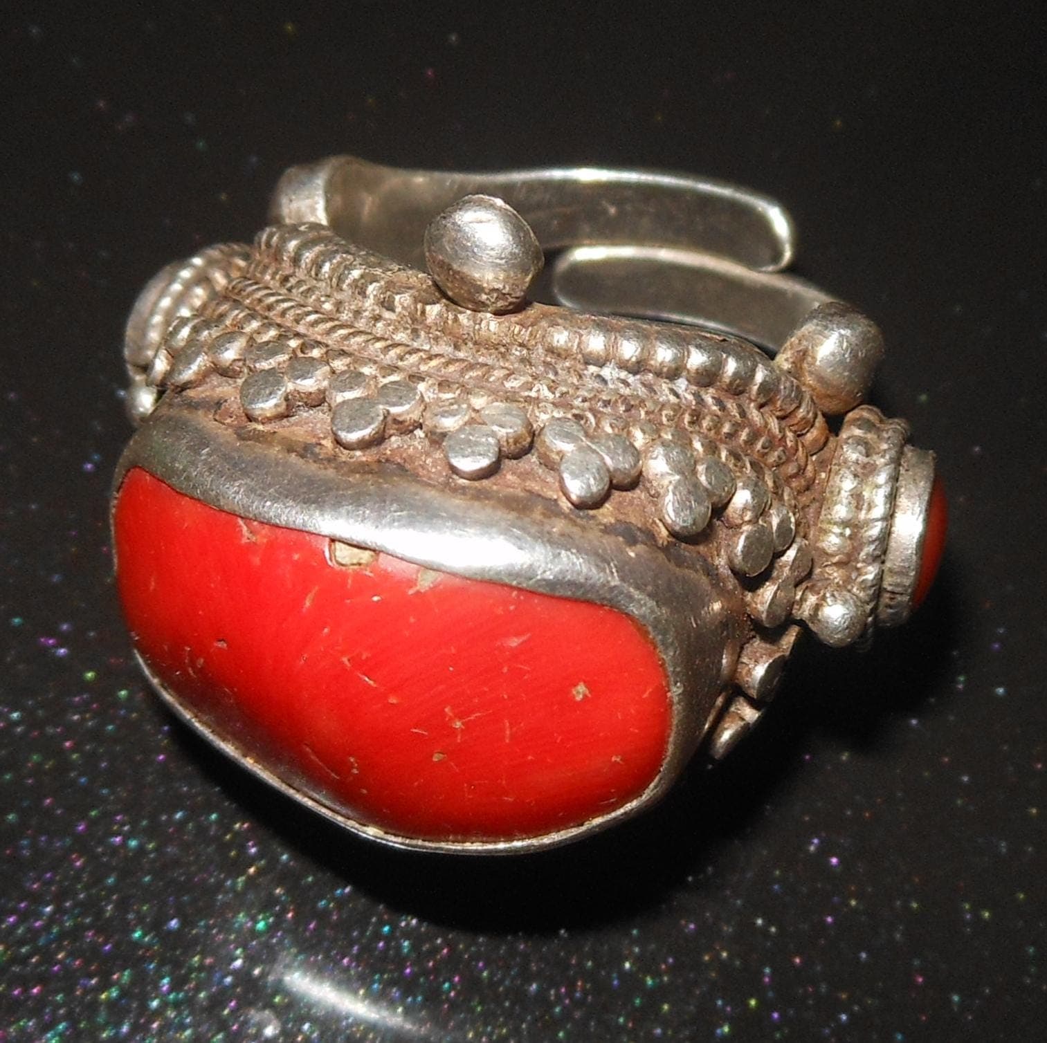 Yemen - importante anello argento sterling 925 e corallo rosso