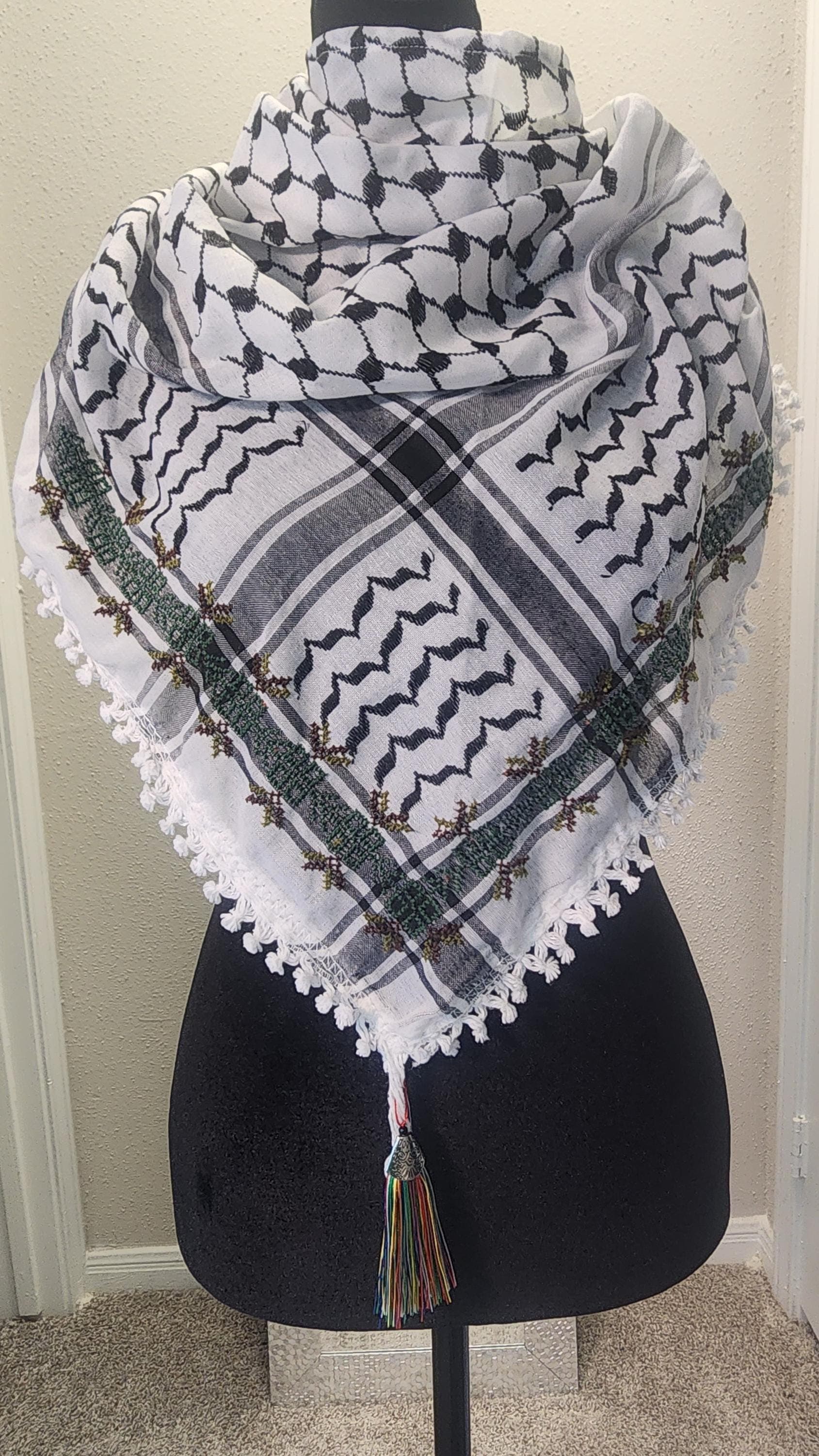 Unisex Palestinian Keffiyeh: Embroidered Half Scarf , tatreez pattern