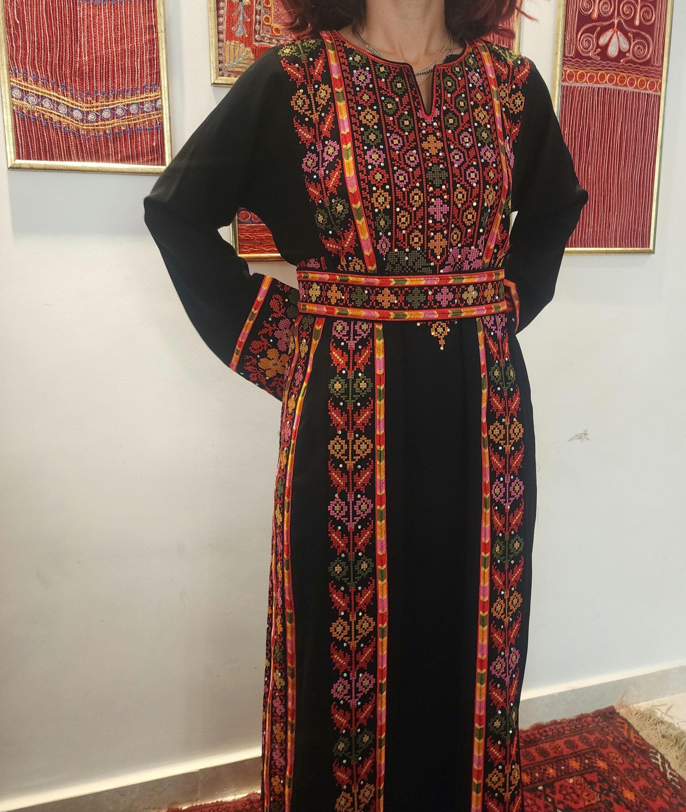 Thobe dress,bedouin dress machine embroidery, Palestinian jordanian colourful thawb - image 4