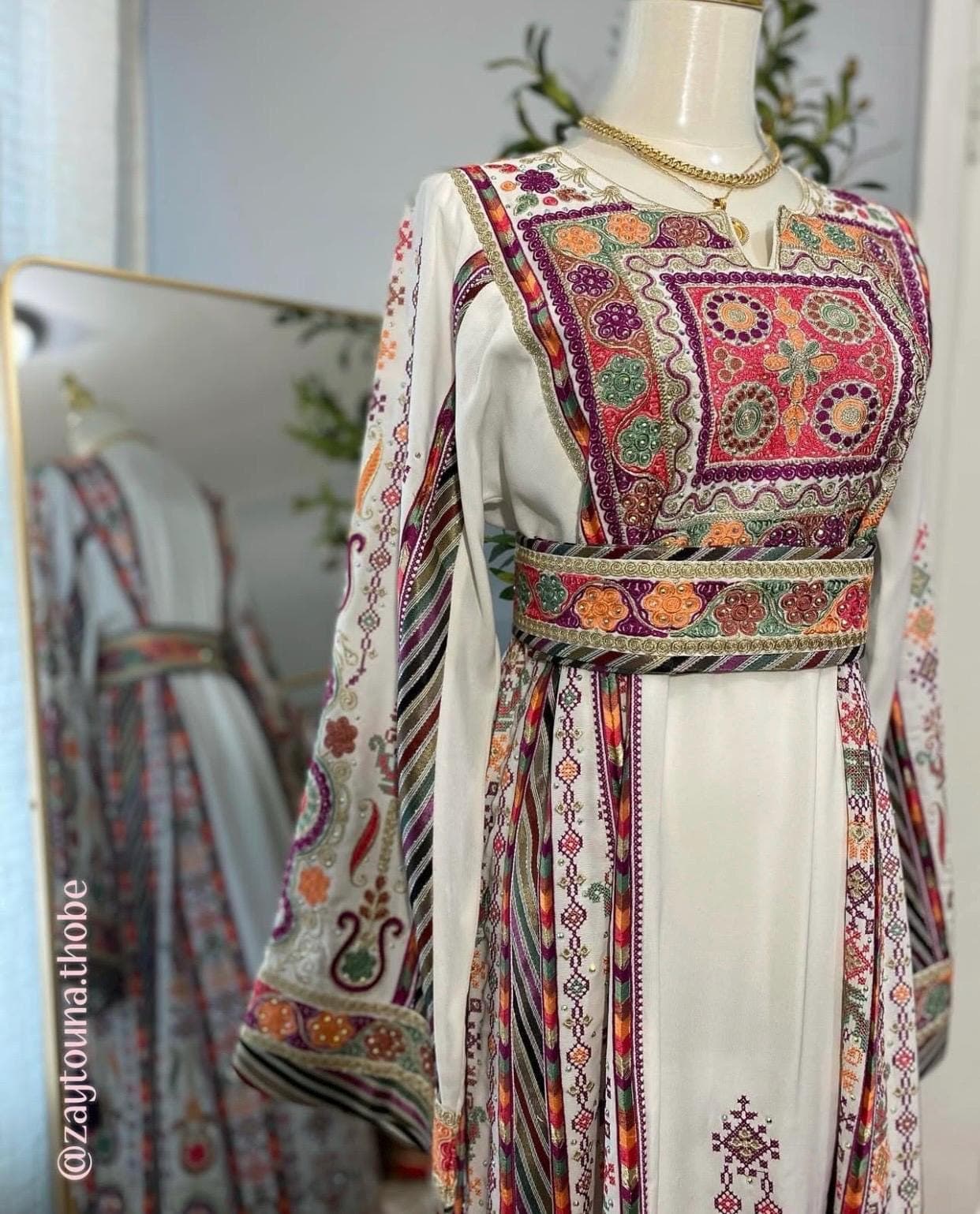 Embroidered Palestinian Thobe Dress from @Zaytouna.thobe