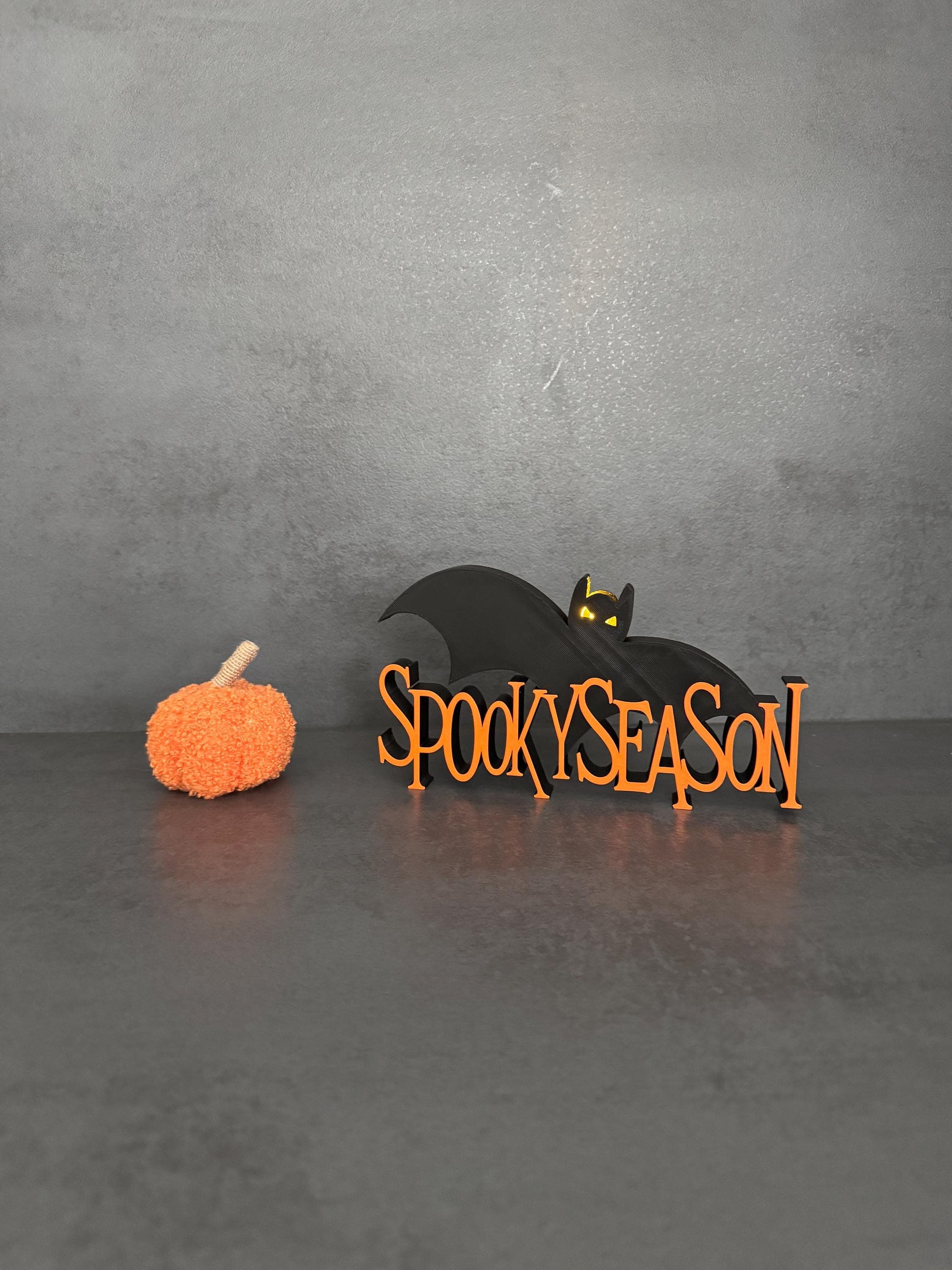 Spooky Halloween Schriftzug
