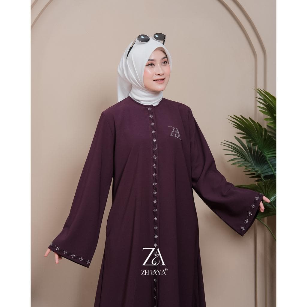 Emerald Elegance Abaya: Dubai Kaftan Gown with Silver Beading