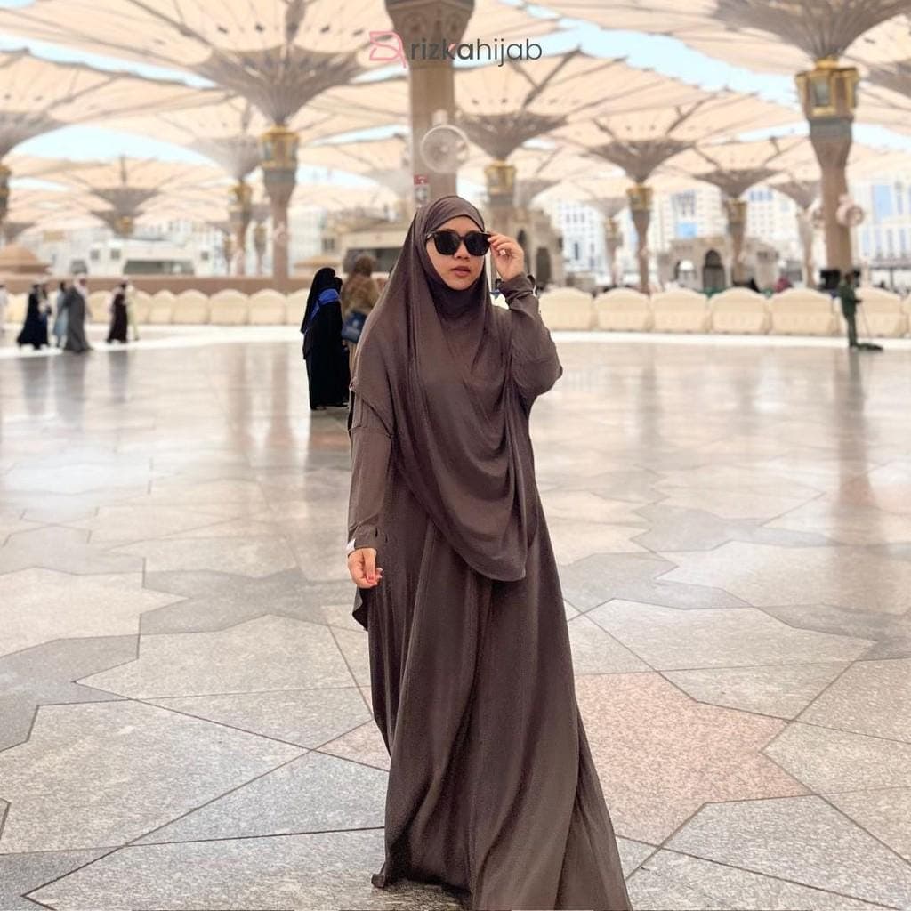 Full Coverage Travel Abaya Khimar Set | Oversized Syar'i Jilbab Dress | Comfortable Modest Muslim Clothing for Hajj Umrah