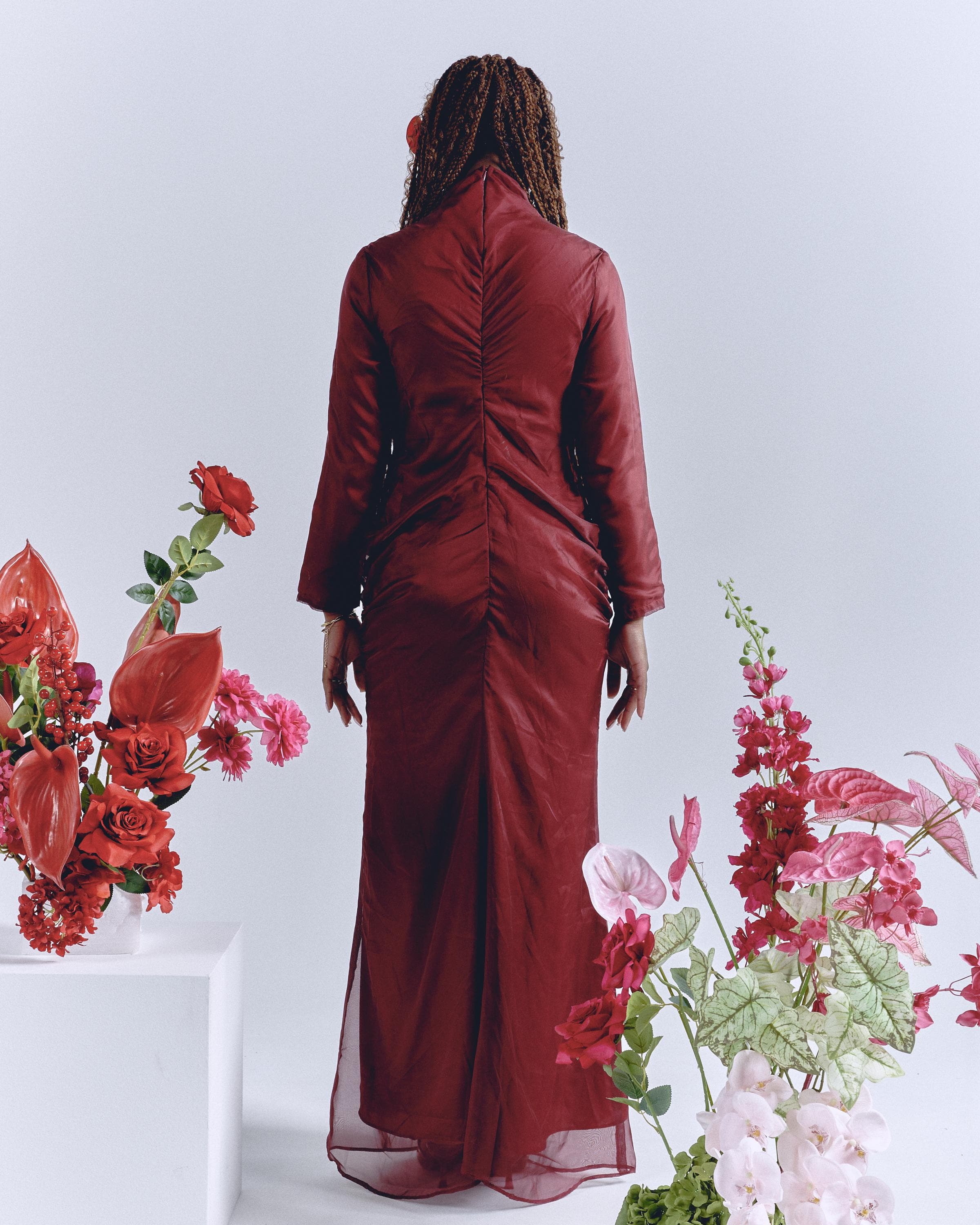 Elegant Gathering Front Dress, Sleek Silhouette - image 5