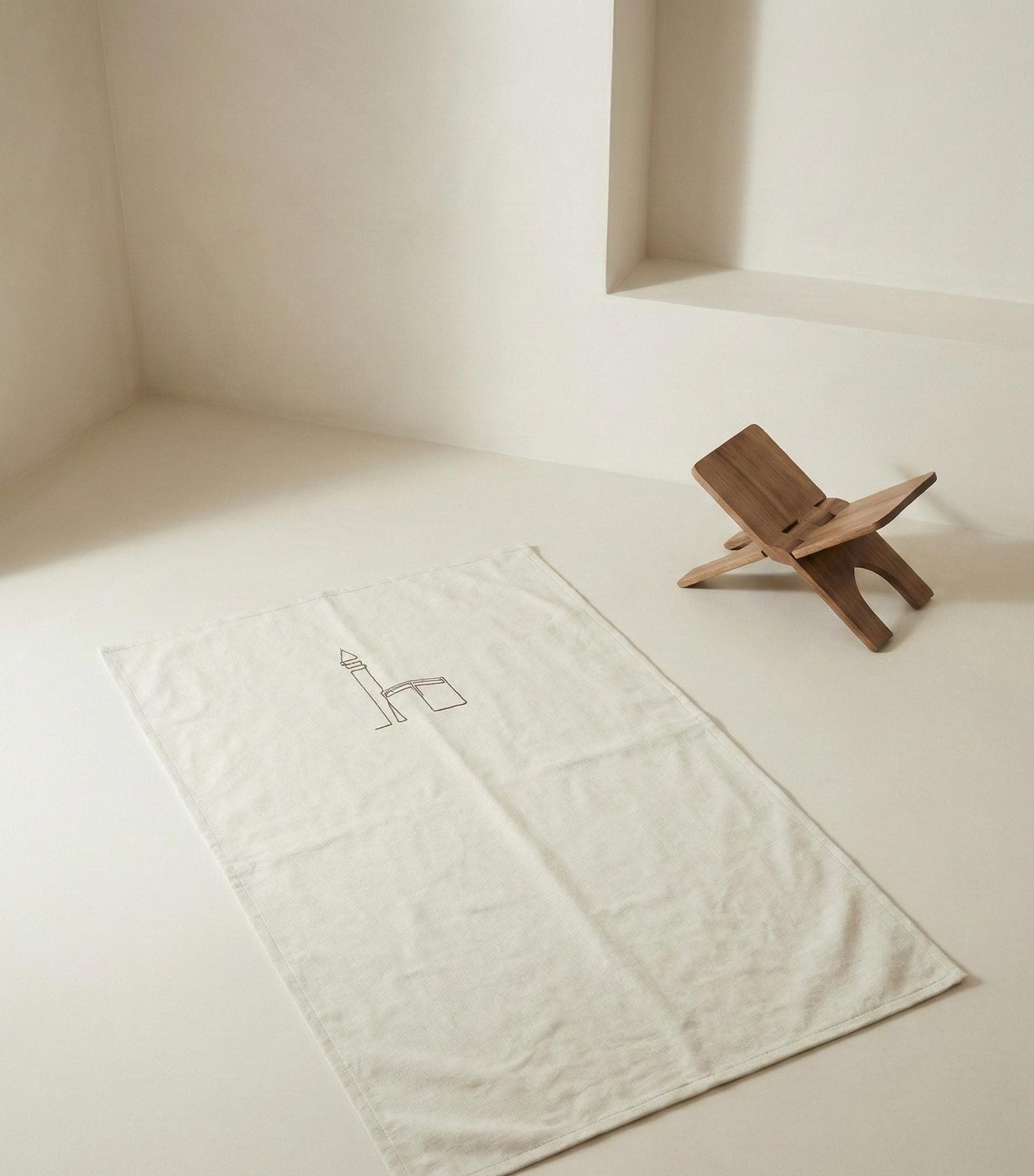 Minimalist Linen Prayer Mat – Kaaba Minaret Embroidery, Islamic Gift - image 4