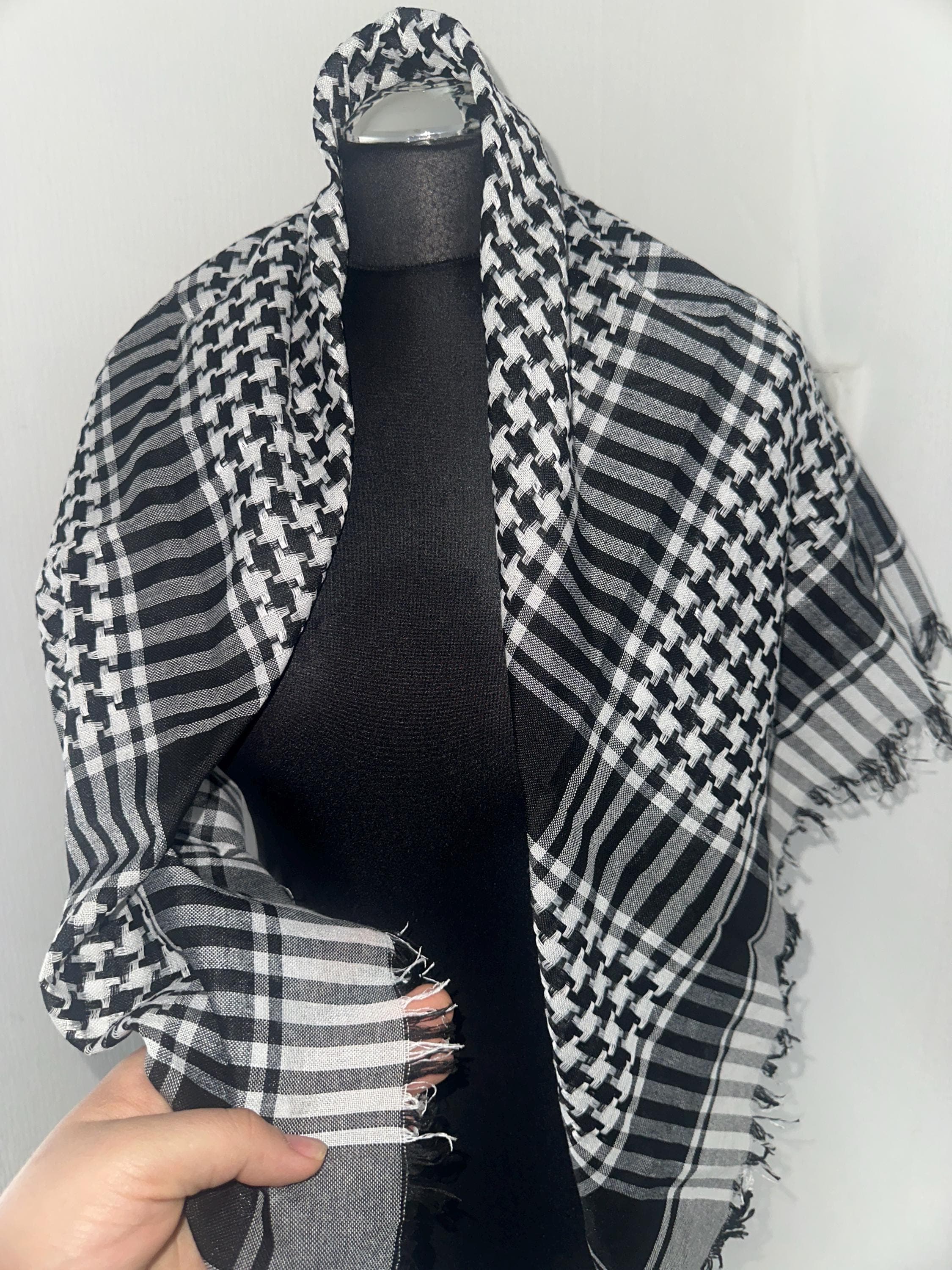 Cotton Keffiyeh Scarf: Traditional Arabic Shemagh Headwrap (Red/White, Black/White) - image 5