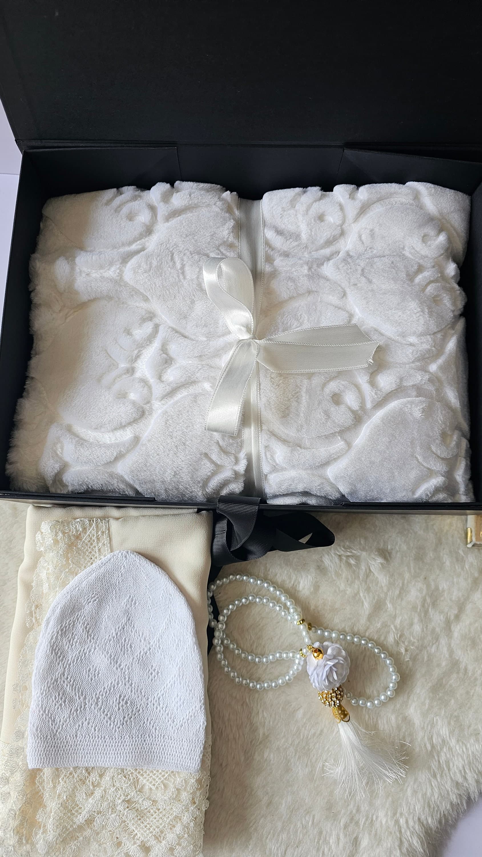Luxury White Bride Wedding Prayer Set: Quran, Rug, Hijab, Tasbeh - image 4