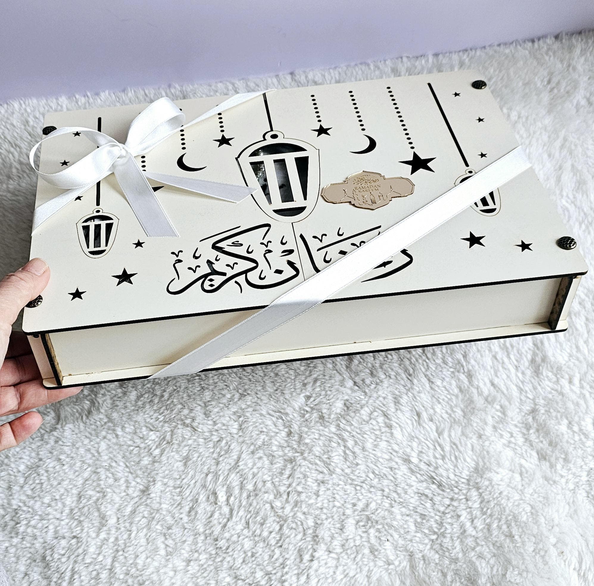 Personalizedislami Muslim Wooden boxed Gift Set, Customised Prayer Mat, Quran, Tasbeeh - image 3