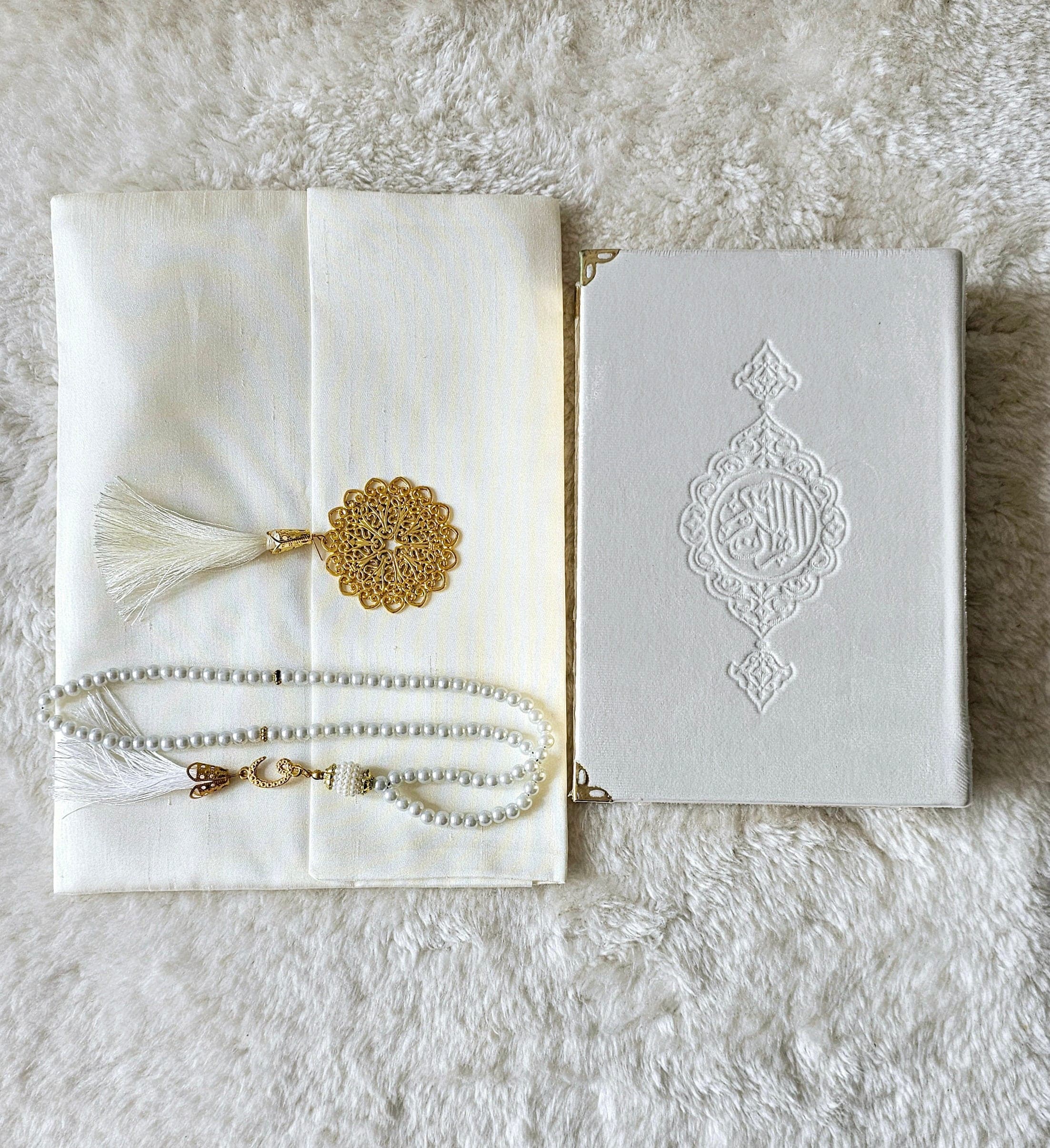 Arabic Quran Gift Set: Uthmani Script, Tasbeh Prayer Beads, Silky Case