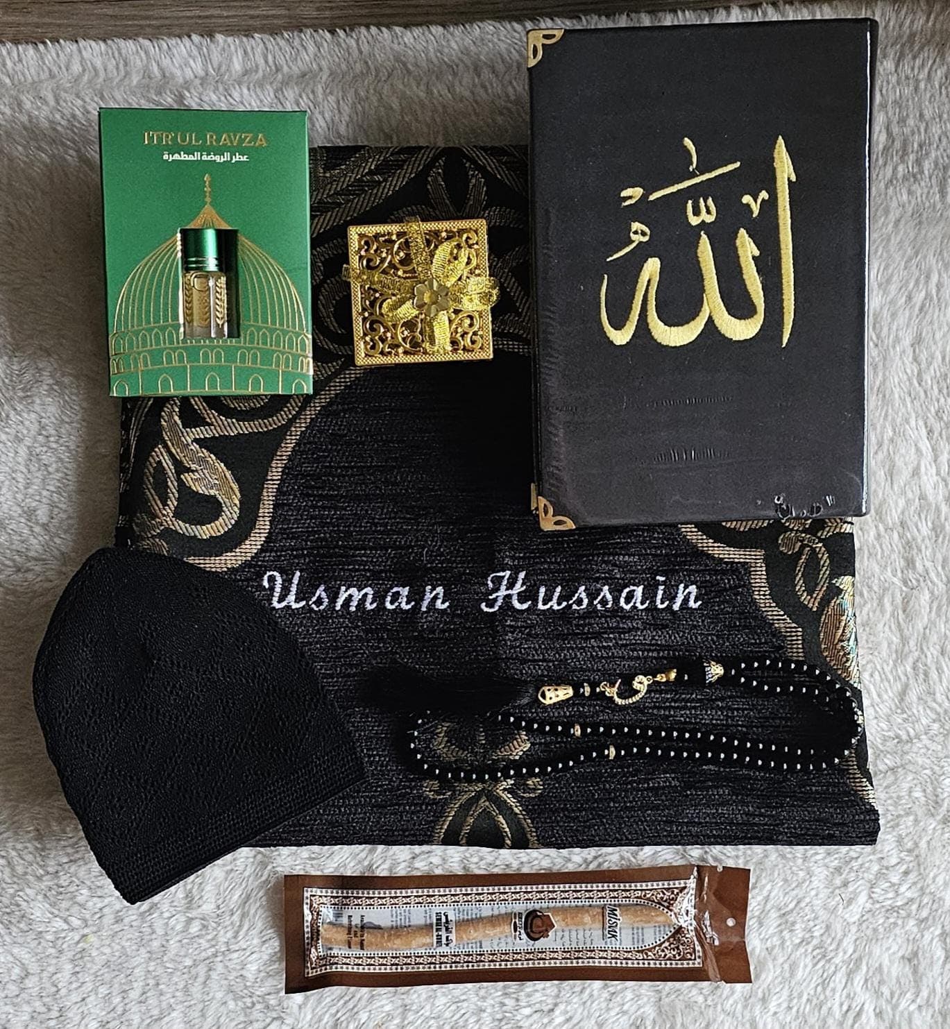 Personalized Black Ramadan Gift Set: Embroidered Quran, Prayer Mat & Beads - image 3